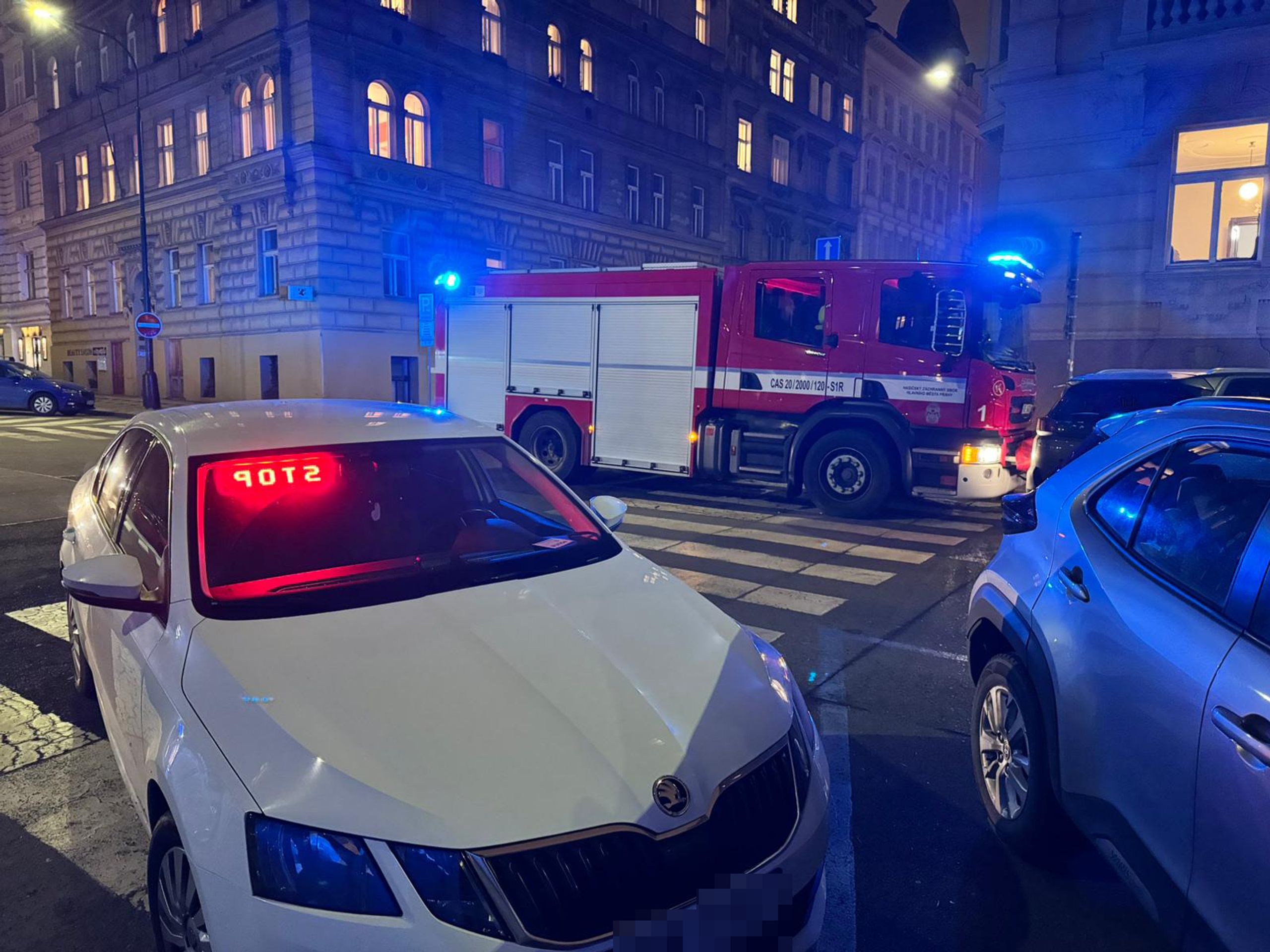 Pád muže z okna v pražské Gorazdově ulici - Pád muže z okna v pražské Gorazdově ulici (6/12)