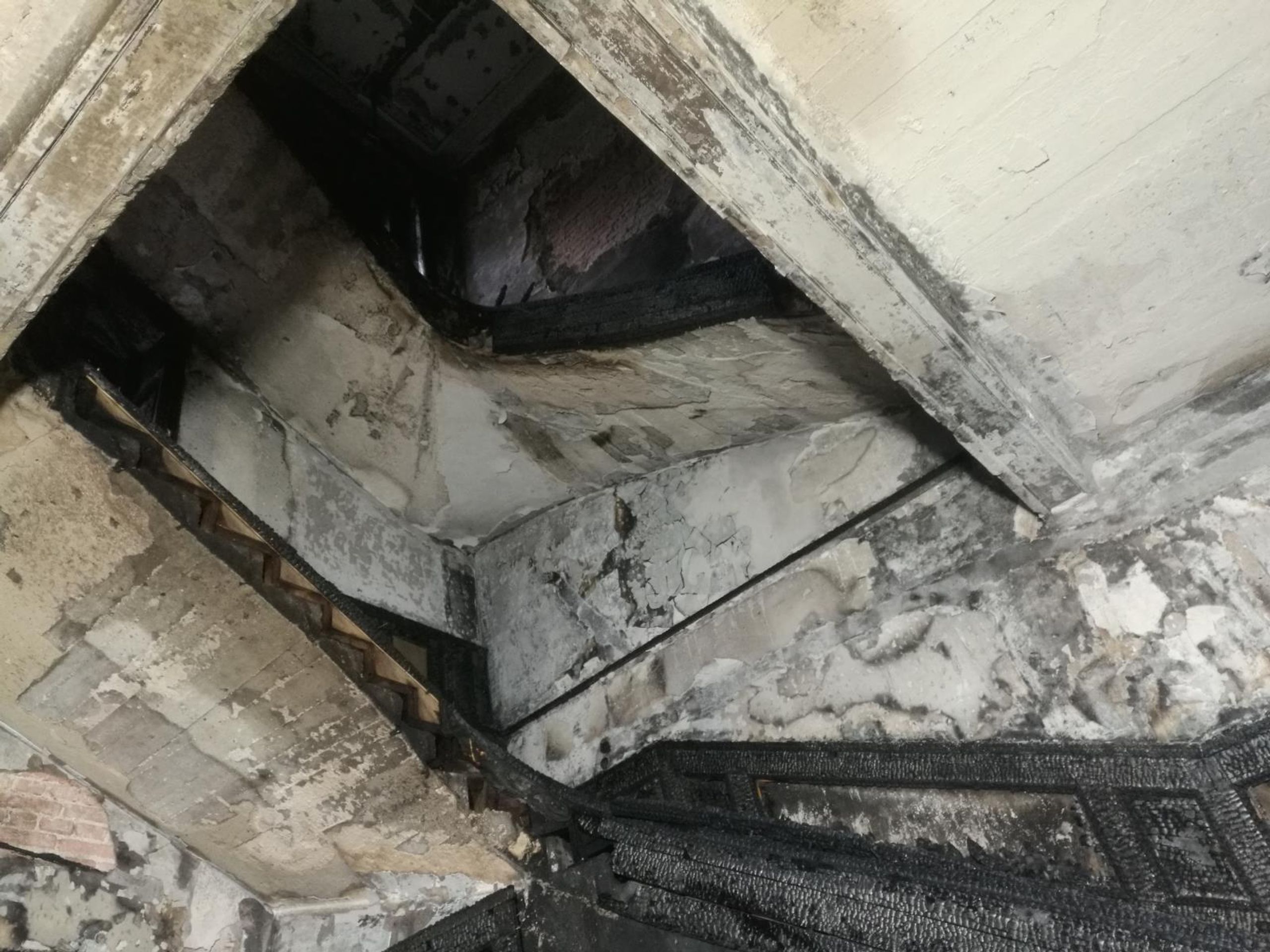 Interiér pražského hotelu po požáru - 1 - GALERIE: Hotel v pražské Náplavní ulici po požáru (1/7)