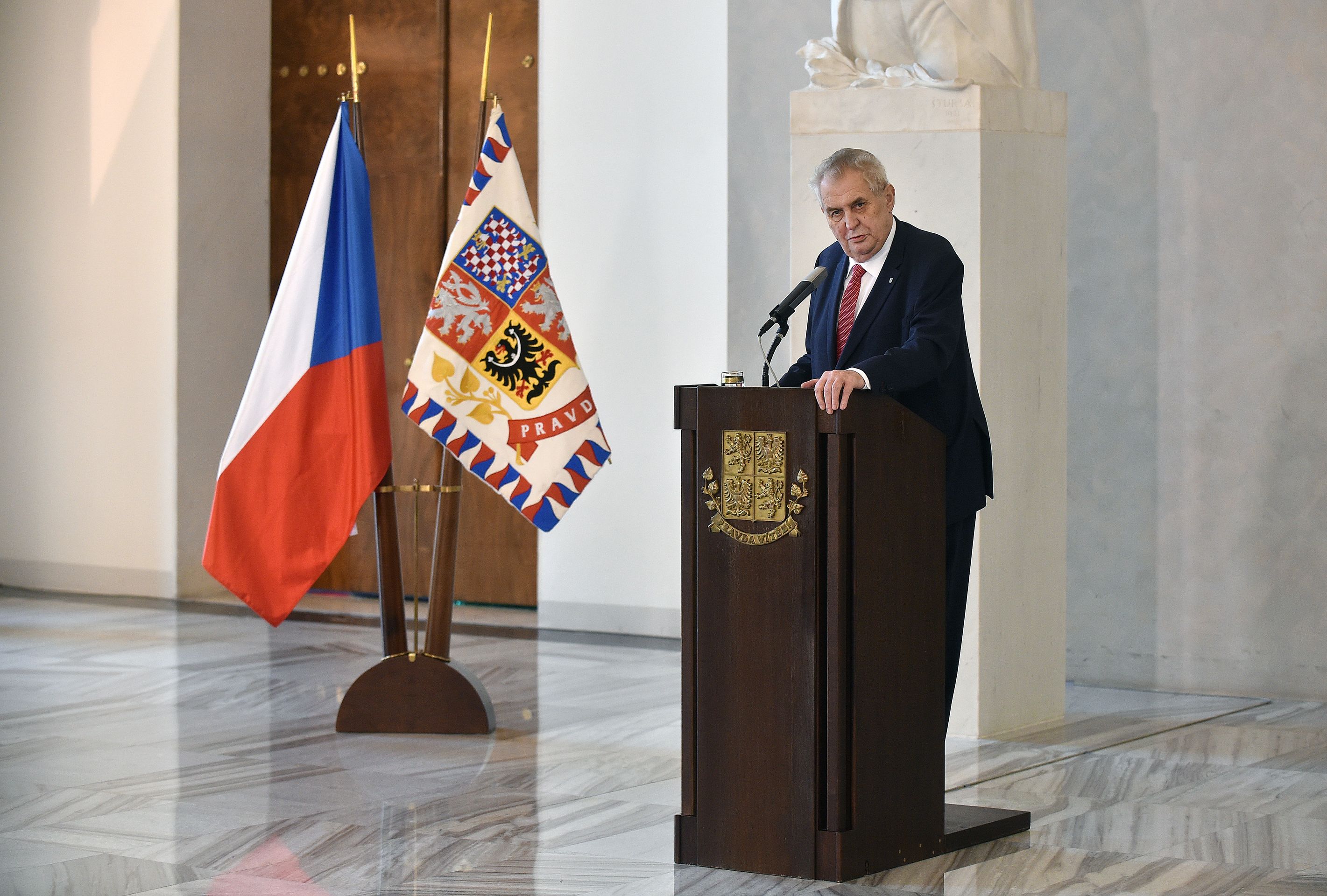 Miloš Zeman oznamuje kandidaturu - 4 - GALERIE: Oznámení kandidatury Miloše Zemana (4/7)