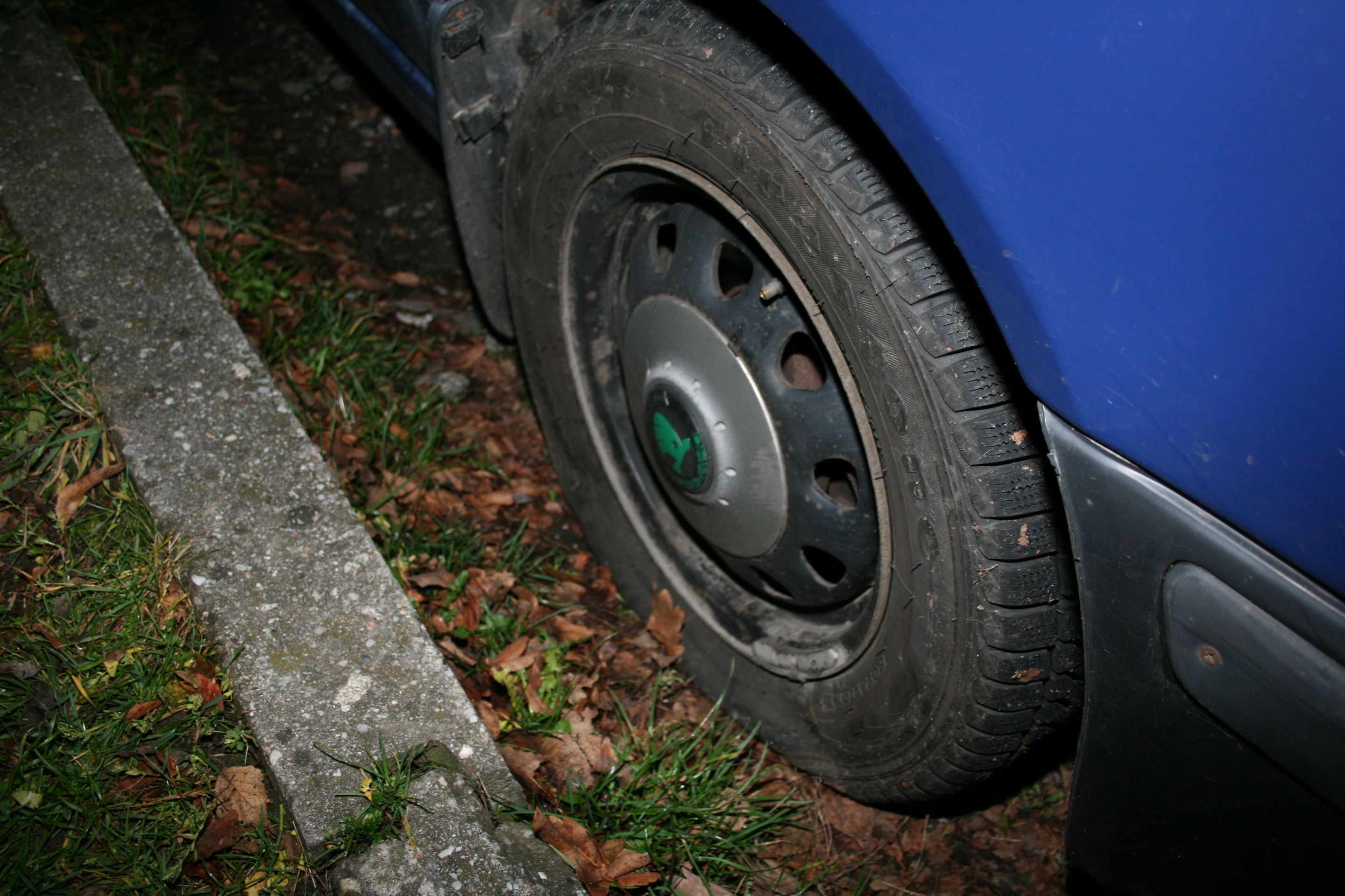 Kramný - nápis na autě - 3 - Kramnému někdo zničil auto! (3/6)