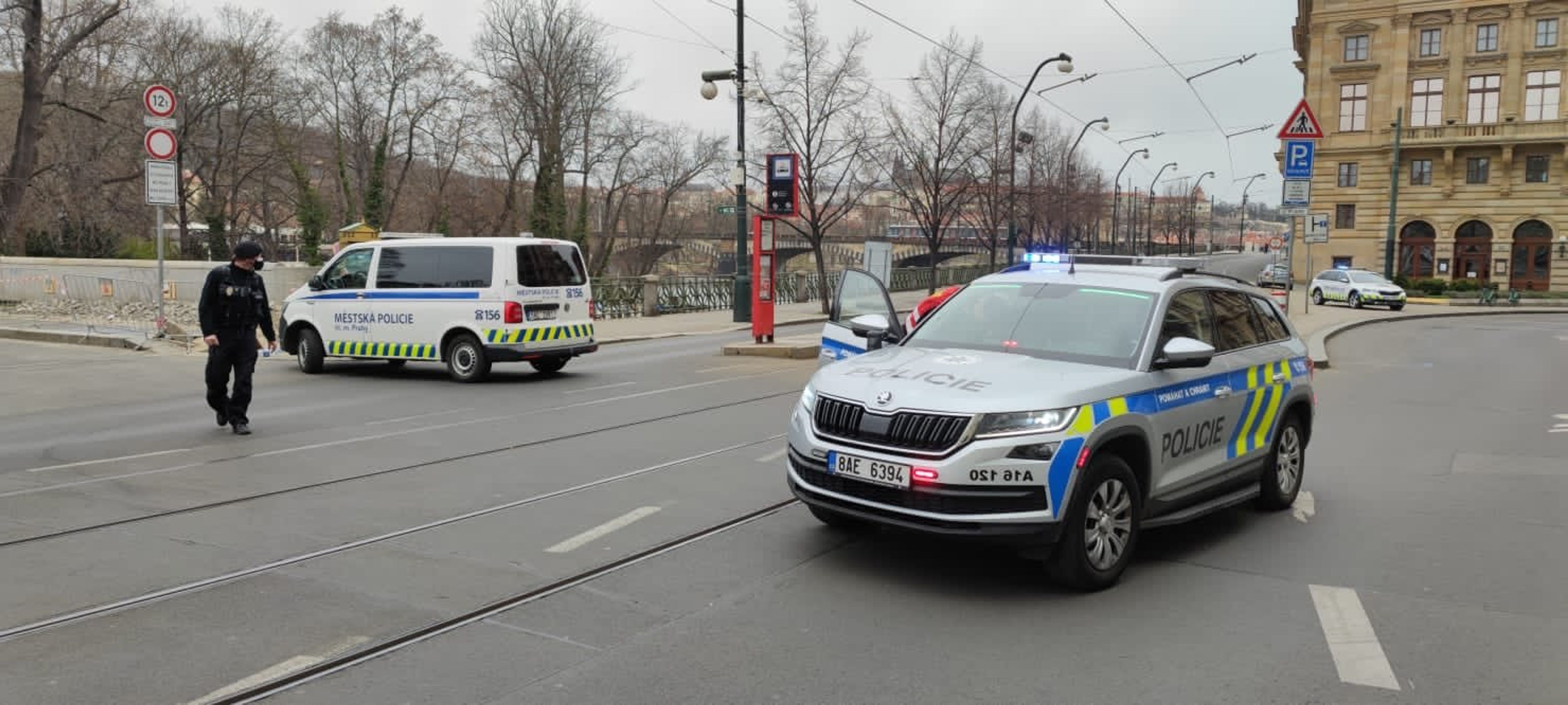 Policejní zásah - 3 - GALERIE: Nález ve Vltavě (1/8)