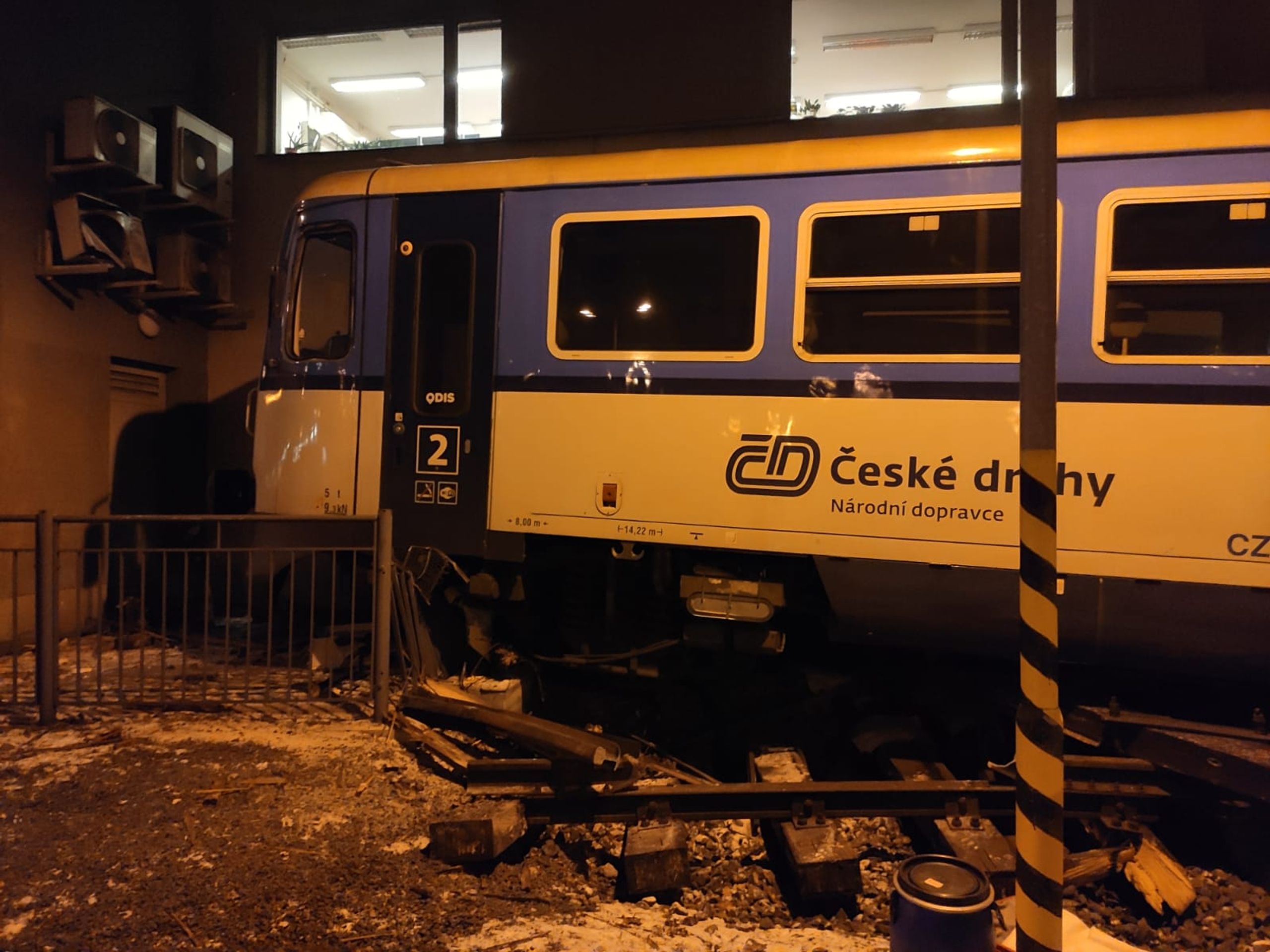 Vykolejený vlak Českých drah v Českém Těšíně - Vykolejení vlaku v Českém Těšíně (3/4)