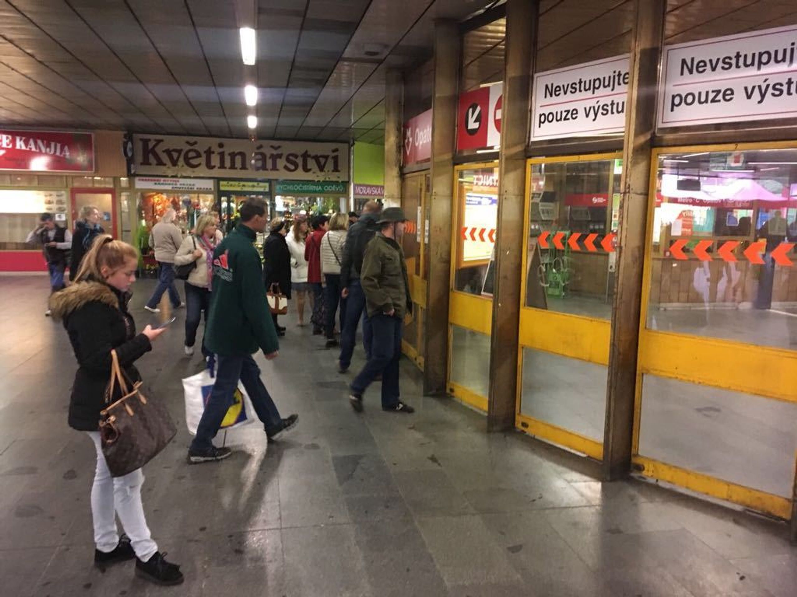 Uzavření metra Opatov a Háje z důvodu zaplavení kolejiště - 1 - GALERIE: Uzavření metra mezi stanicemi Kačerov a Háje z důvodu zaplavení kolejiště (1/4)