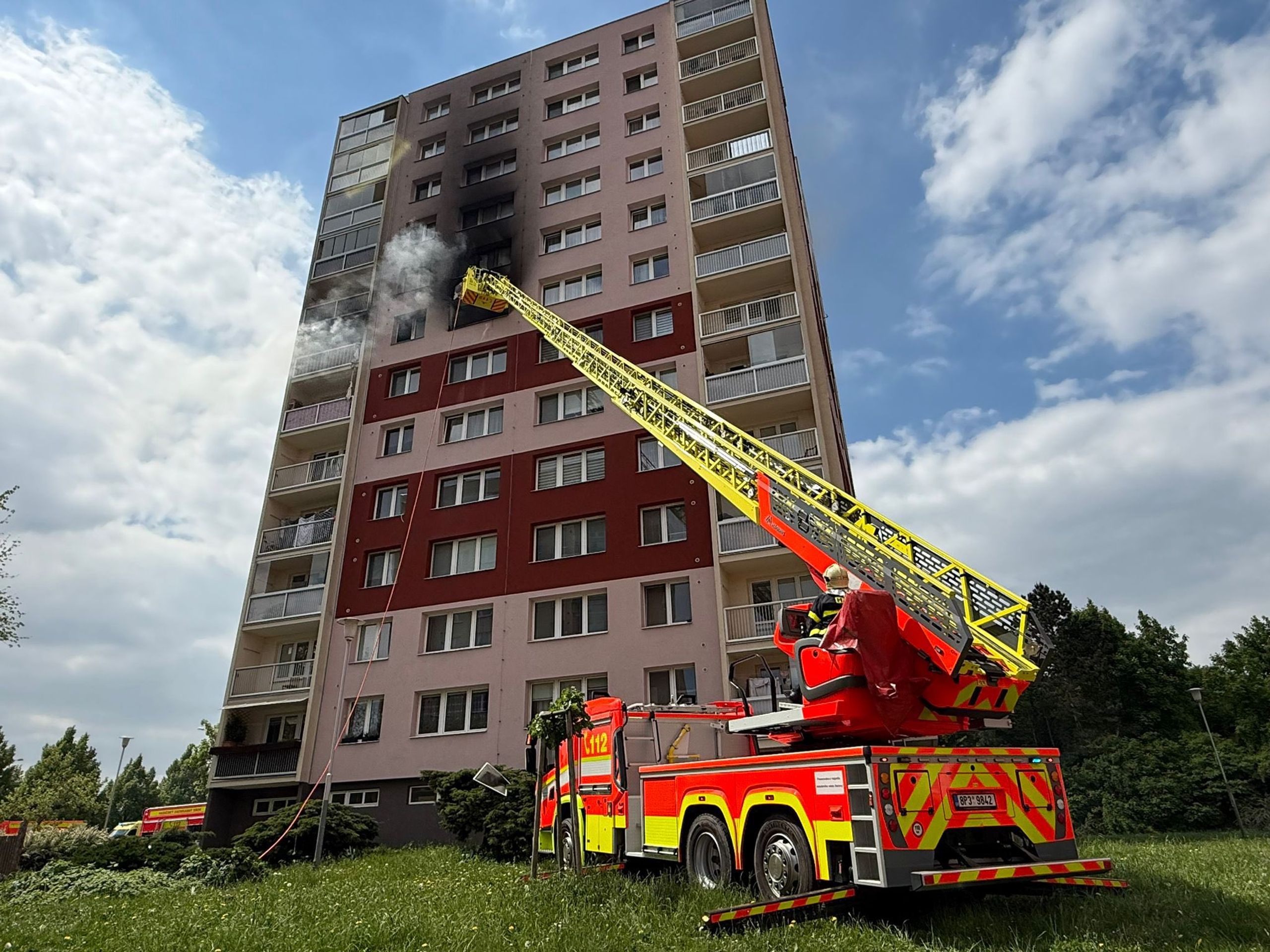 Požár bytu v Ostravě-Dubině - Požár bytu v Ostravě-Dubině (4/6)