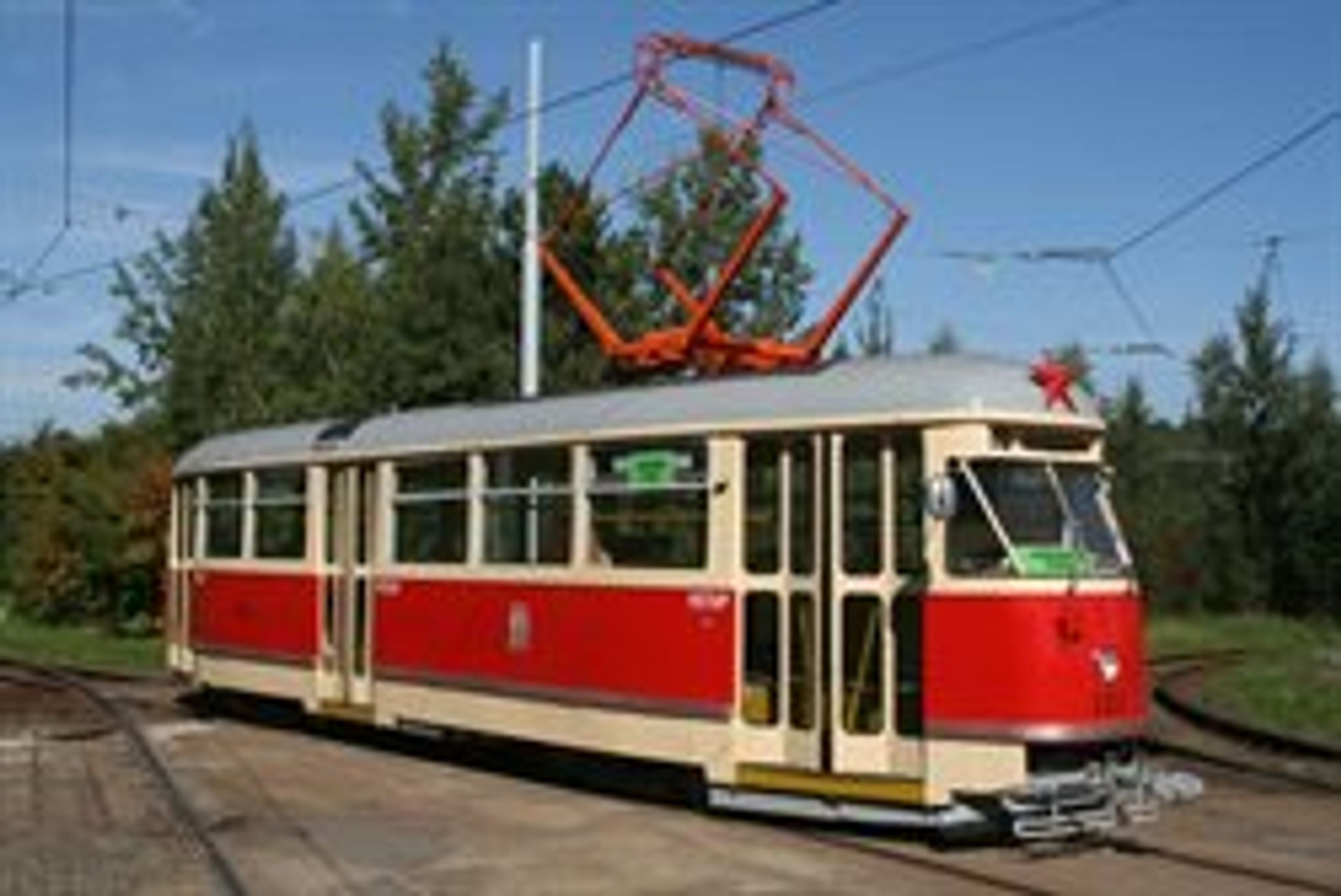 Tramvaj ČKD T1 č. 121 z roku 1956 - GALERIE: Plzeňské historické vozy (2/7)