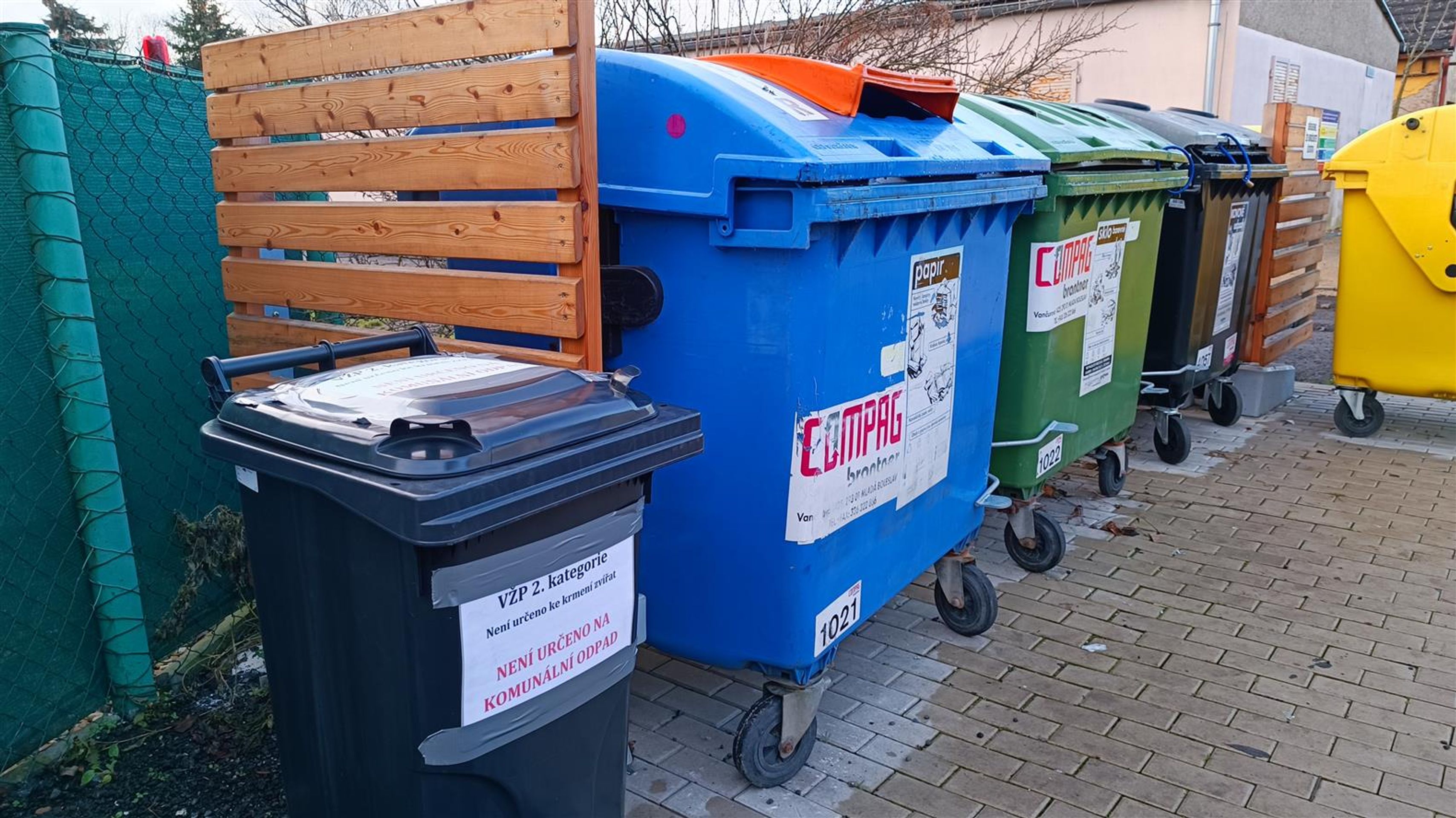 Kontejnery na uhynulé ptáky - Kontejnery na uhynulé ptáky (4/4)