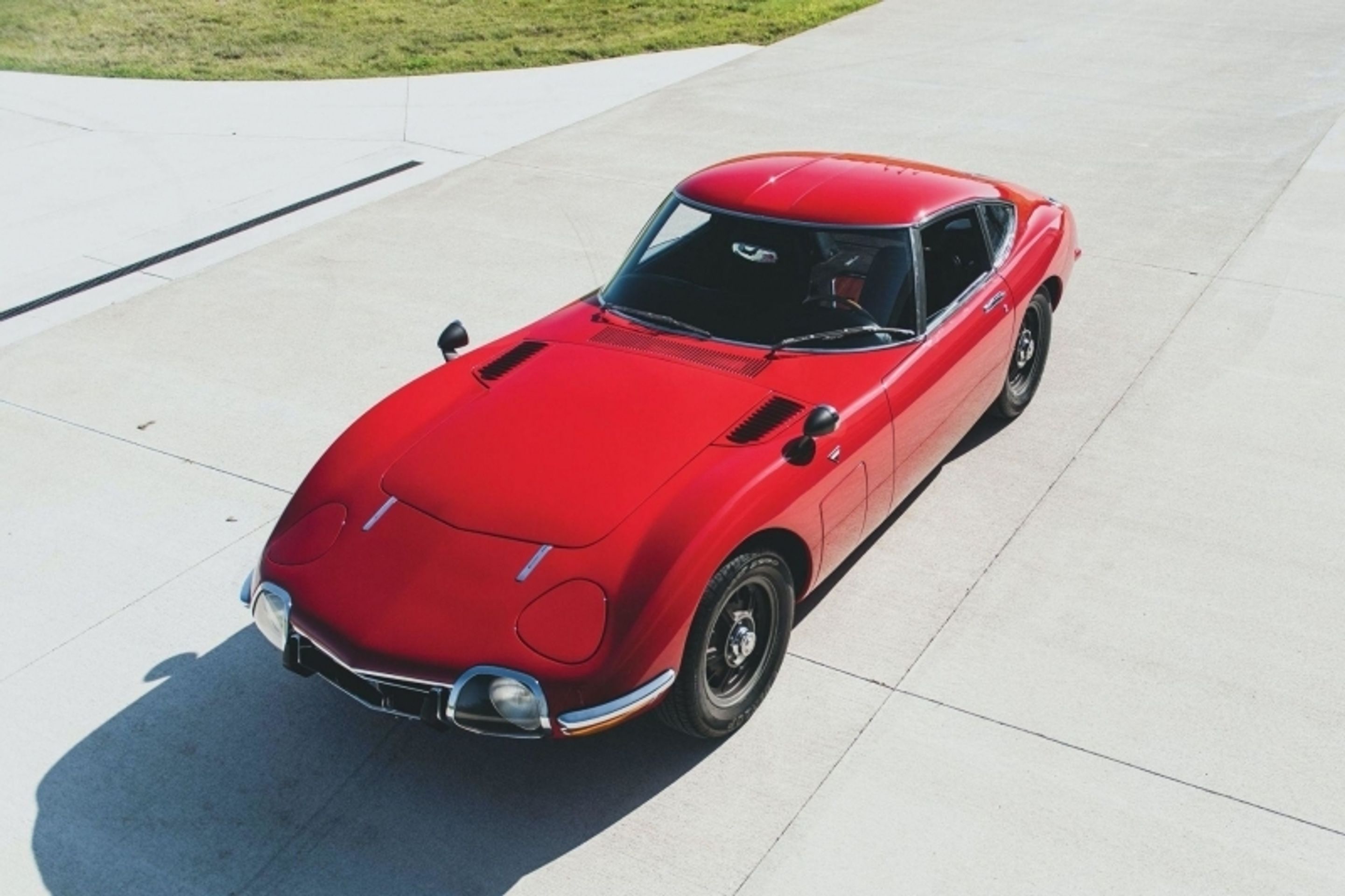 Toyota 2000GT z roku 1967 - 22 - Fotogalerie: Nádherné sportovní kupé Toyota 2000GT z roku 1967 (2/17)
