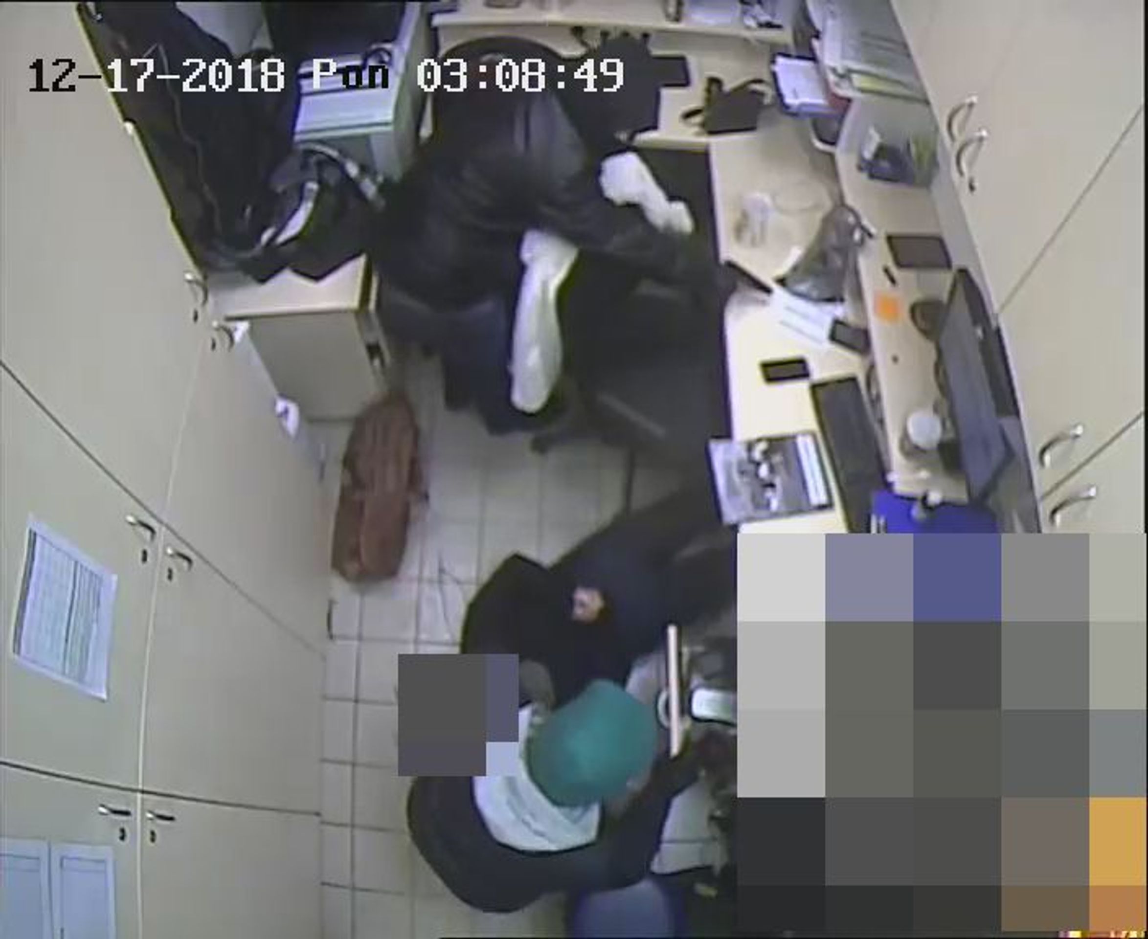 Loupežné přepadení ve fastfoodu - GALERIE: Přepadení pražského fastfoodu (6/7)
