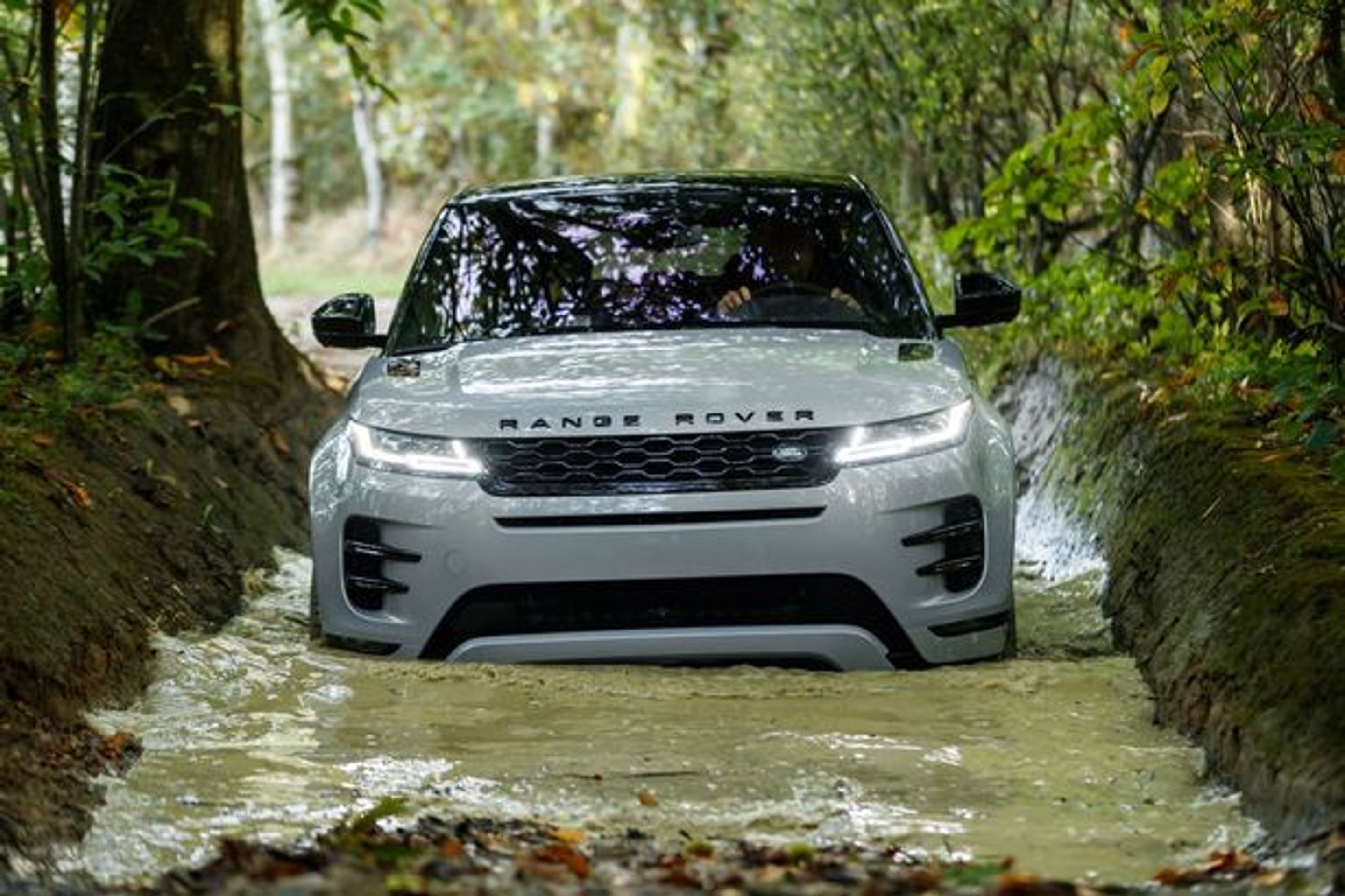 Nový Range Rover Evoque - 23 - Fotogalerie: Range Rover Evoque druhé generace (8/16)