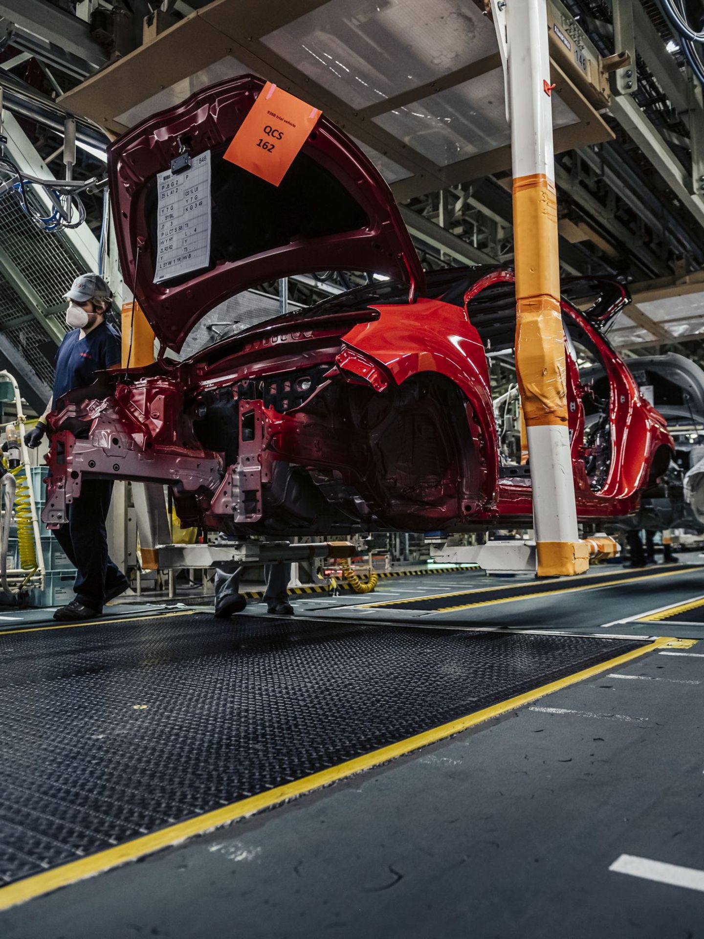 Výroba Toyoty Yaris ve středočeském Kolíně - Podívejte se na výrobní linky Toyoty v Kolíně (5/18)