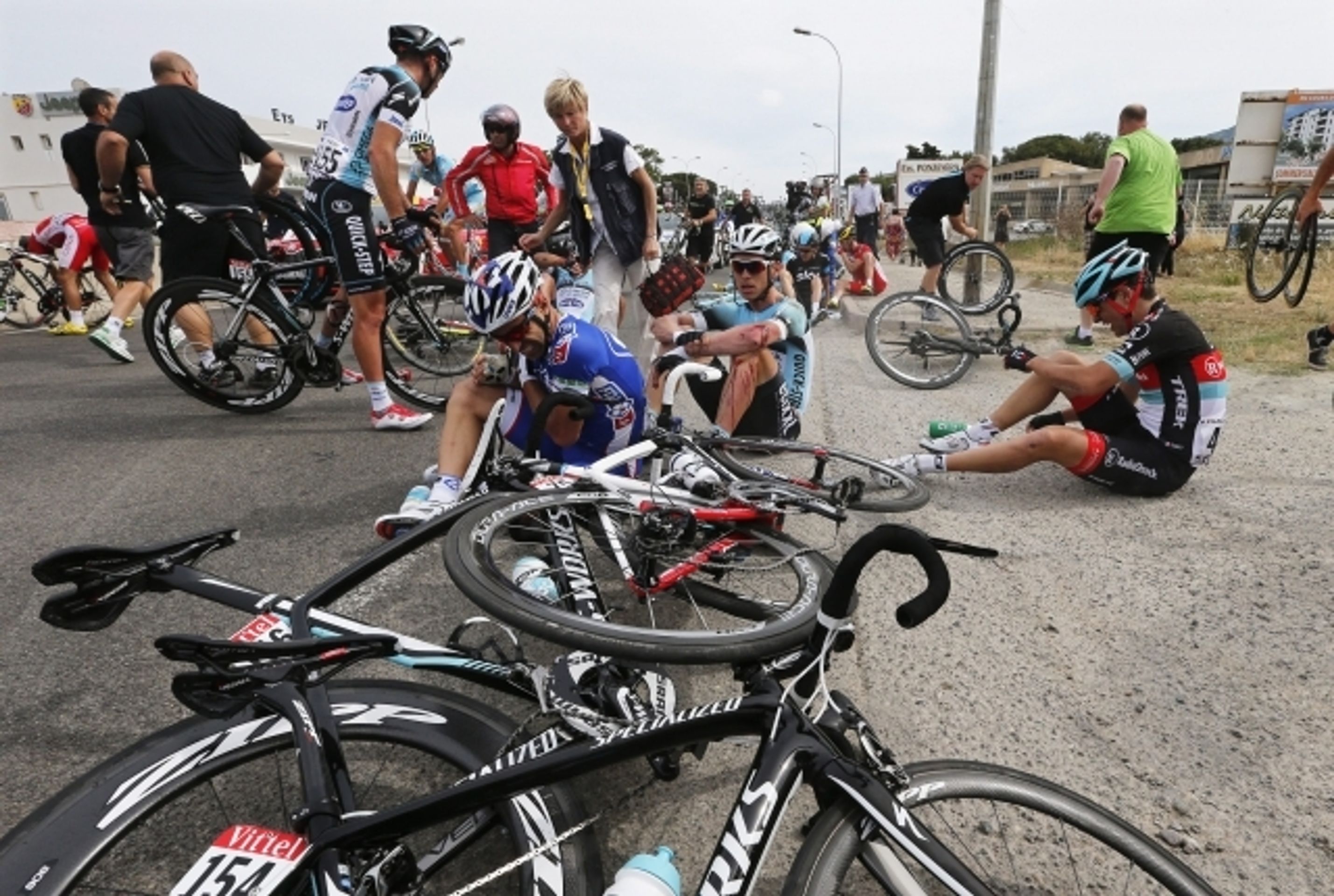 Tony Martin spadl na Tour de France - 5 - GALERIE: Tony Martin spadl na Tour de France (1/6)