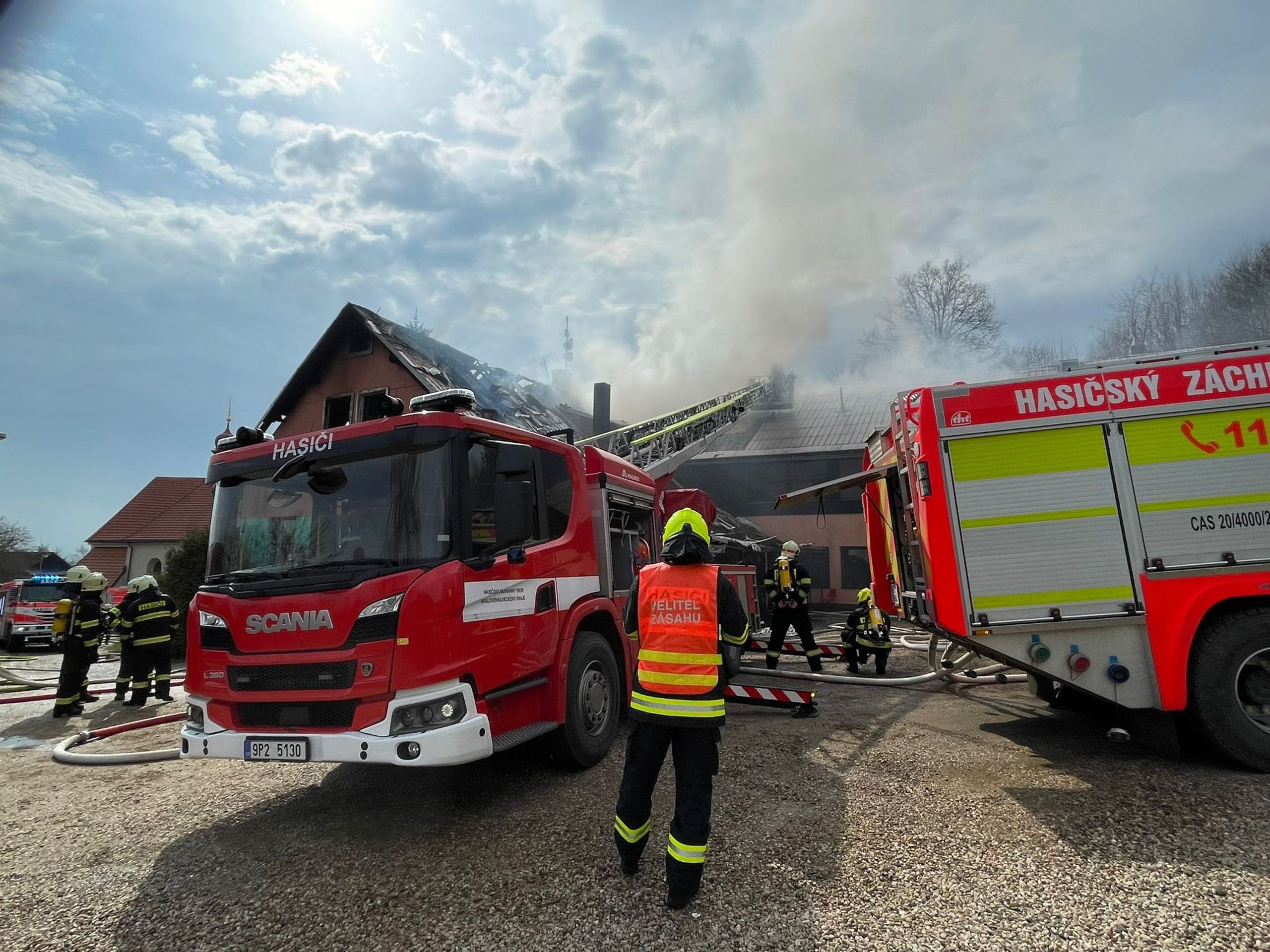 Zásah hasičů na Jičínsku (2) - Požár na Jičínsku (6/17)