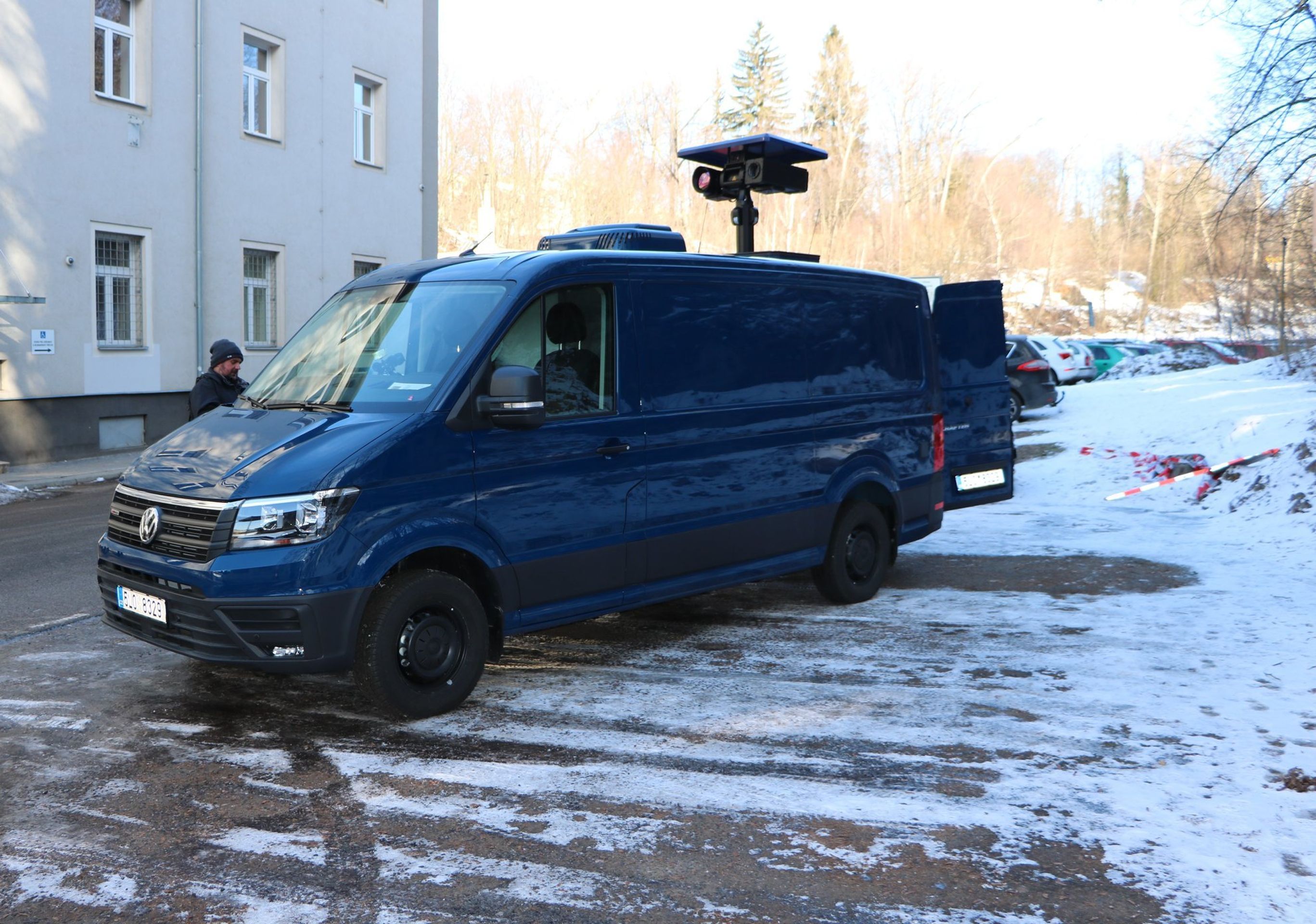 Nová policejní dodávka VW Crafter - 8 - Fotogalerie: Technikou nabité policejní dodávky VW Crafter (7/7)