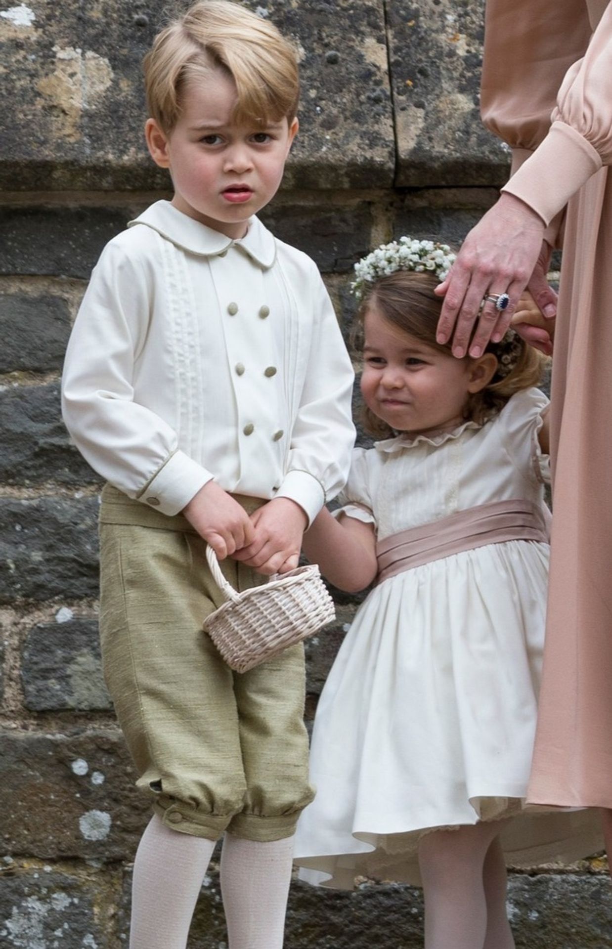 Kate Middleton a Princ George - Královská etiketa - oblékání (10/22)