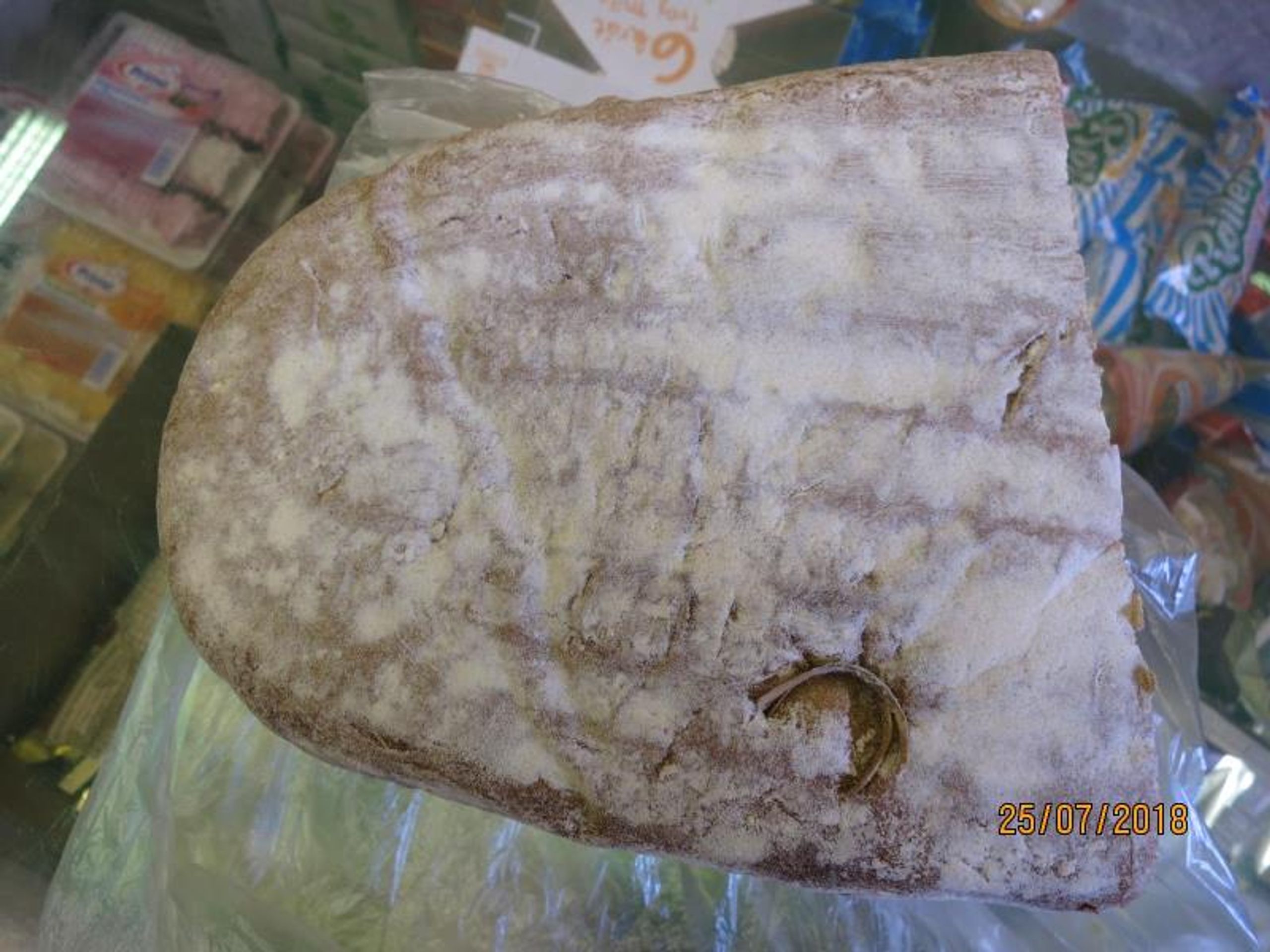 Nebezpečné potraviny - Chléb 1200 g (Quang Hao Ngo) - GALERIE: Nebezpečné potraviny o prázdninách (28/40)