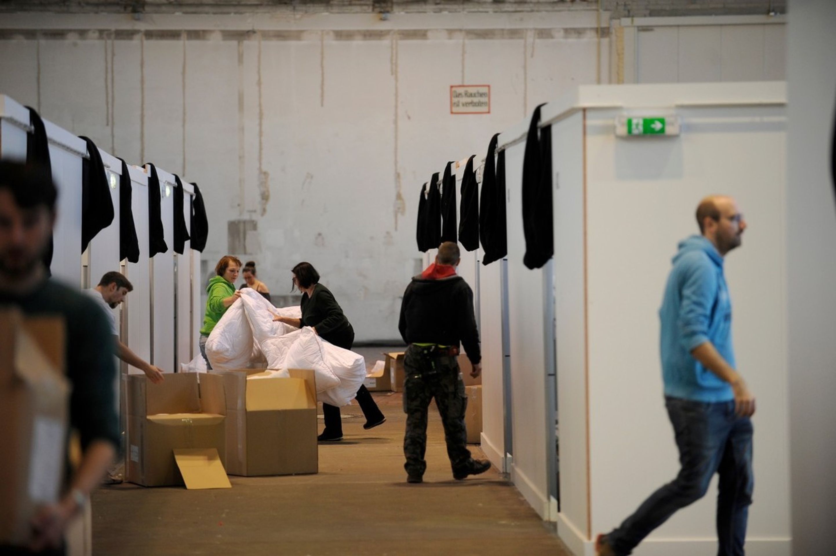 Uprchlické městečko v hangárech letiště Tempelhof - 4 - GALERIE: Uprchlické městečko v hangárech letiště Tempelhof (4/6)
