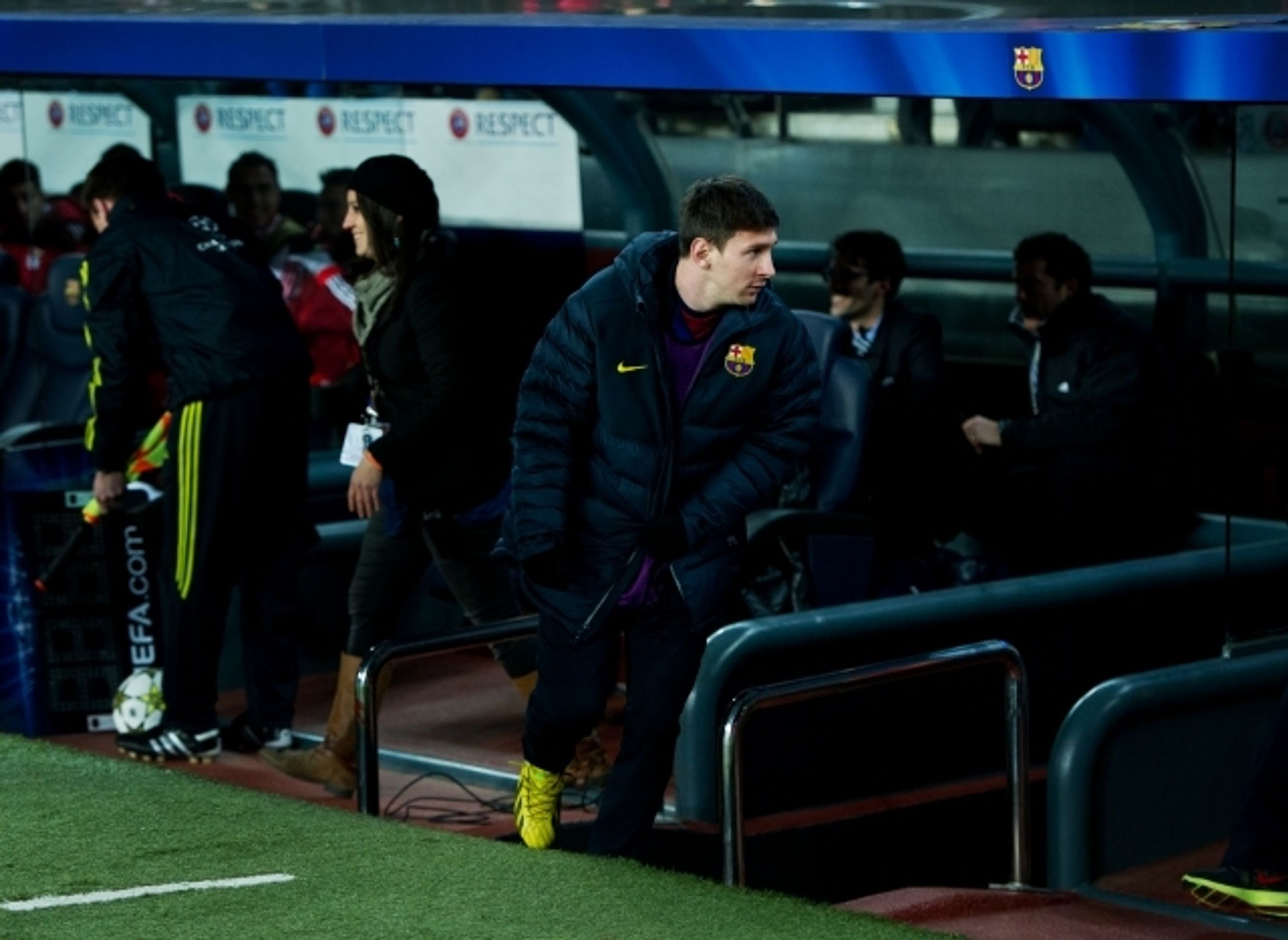Messi se zranil v LM - 13 - GALERIE: Messi se zranil v Lize mistrů (13/13)