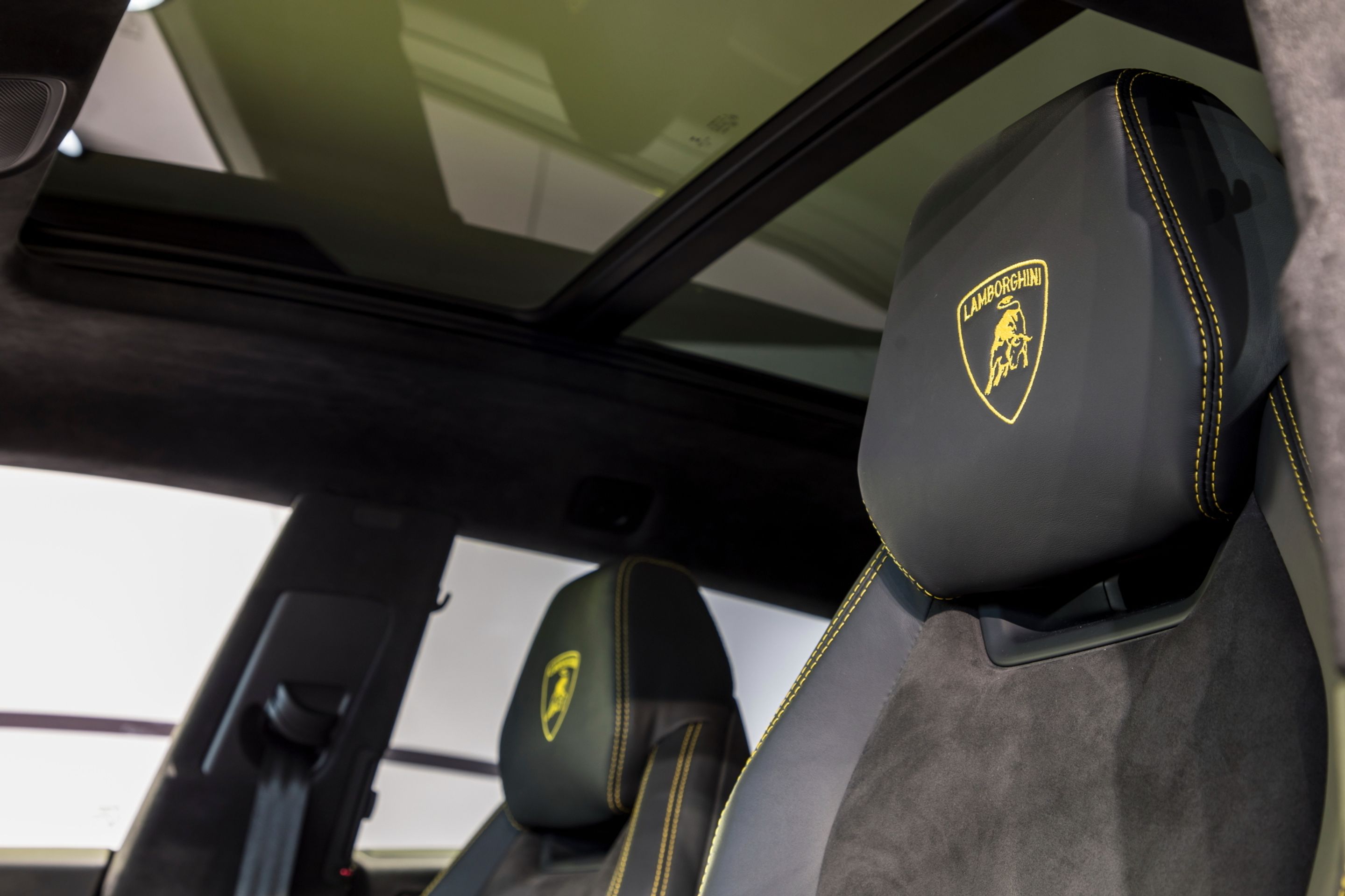 Lamborghini Urus - 11 - Fotogalerie: Nejdrsnější SUV Lamborghini Urus (23/30)