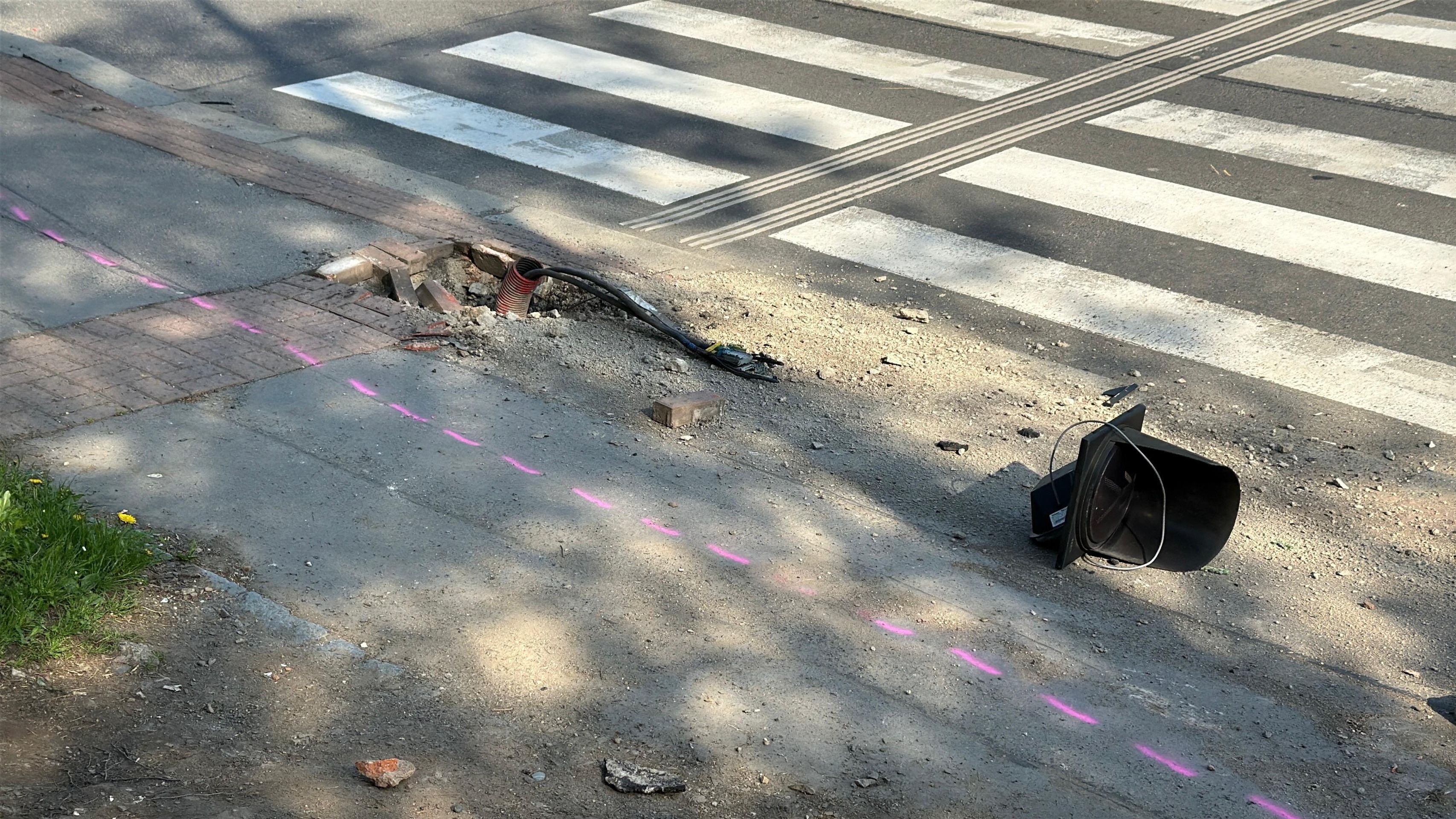 Nehoda policejního auta, 1. 5. 2025 - Nehoda policejního auta, 1. 5. 2025 (11/16)