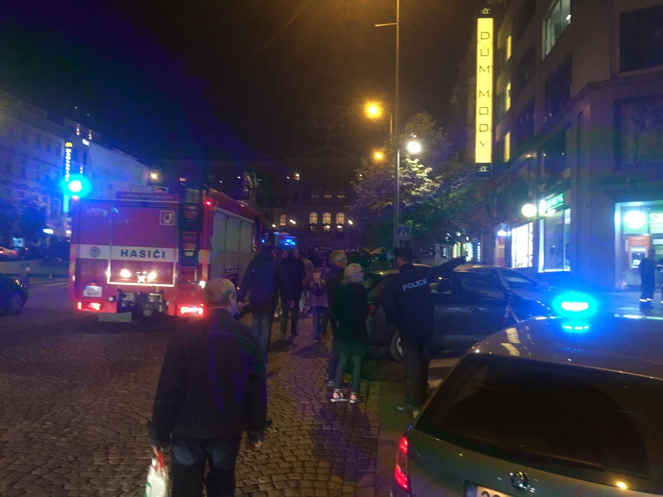 Policie na Václavském náměstí - 5 - GALERIE: Zátah na Václavském náměstí (4/8)