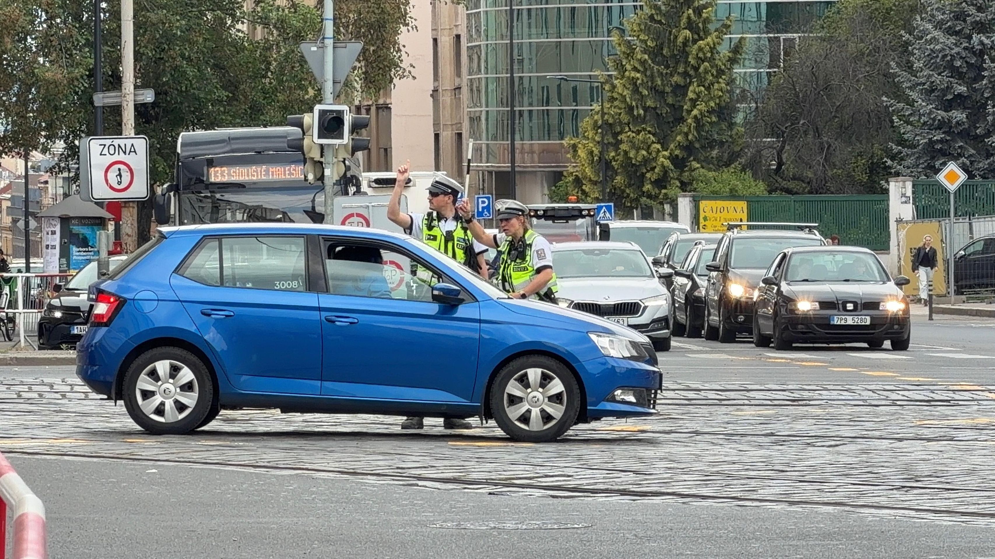 Výpadek semaforů v Praze na velkých křižovatkách - Praha se potýká s výpadky elektřiny (5/7)