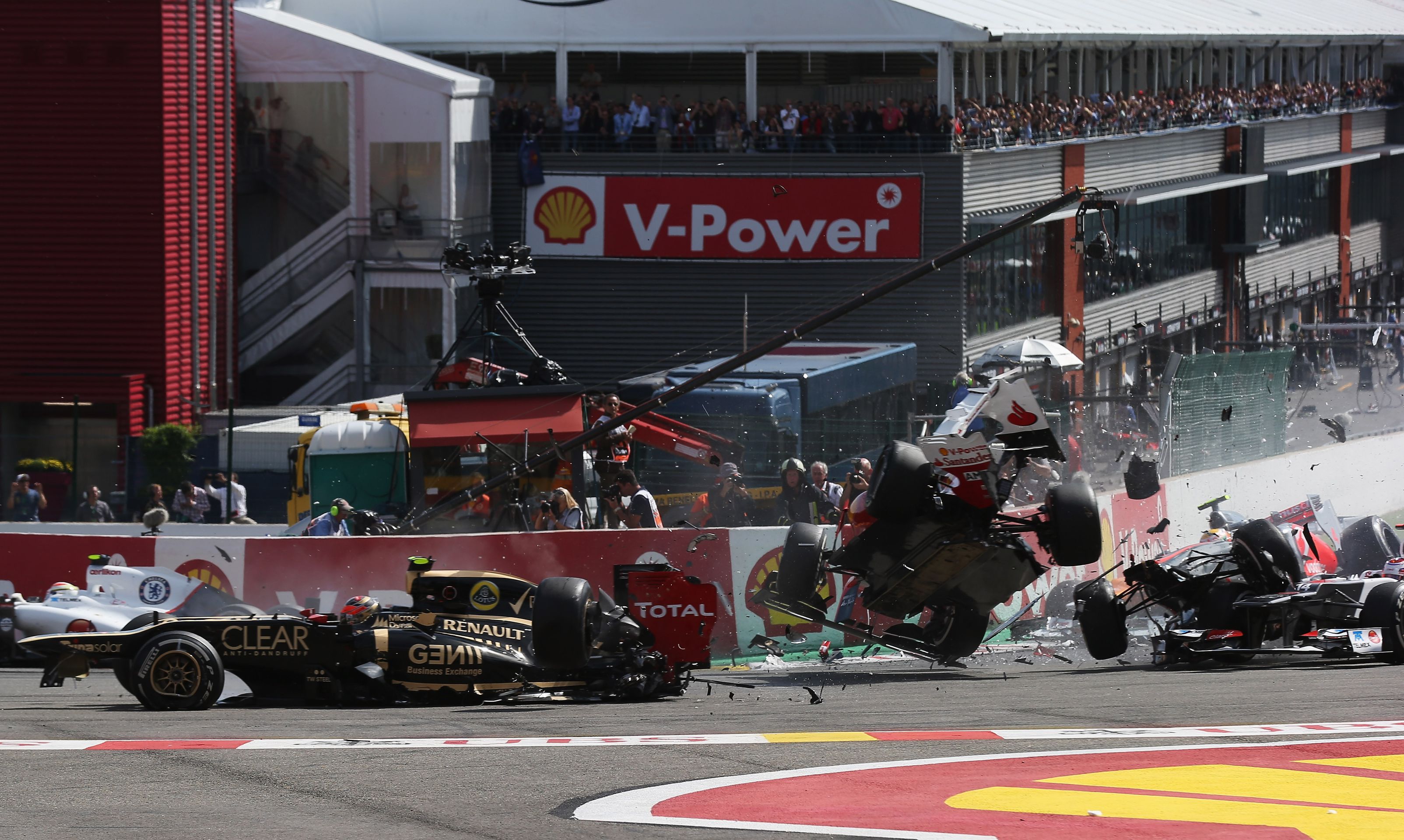 Hromadná nehoda ve Spa - 12 - GALERIE: Hromadná nehoda v F1 ve Spa (7/18)