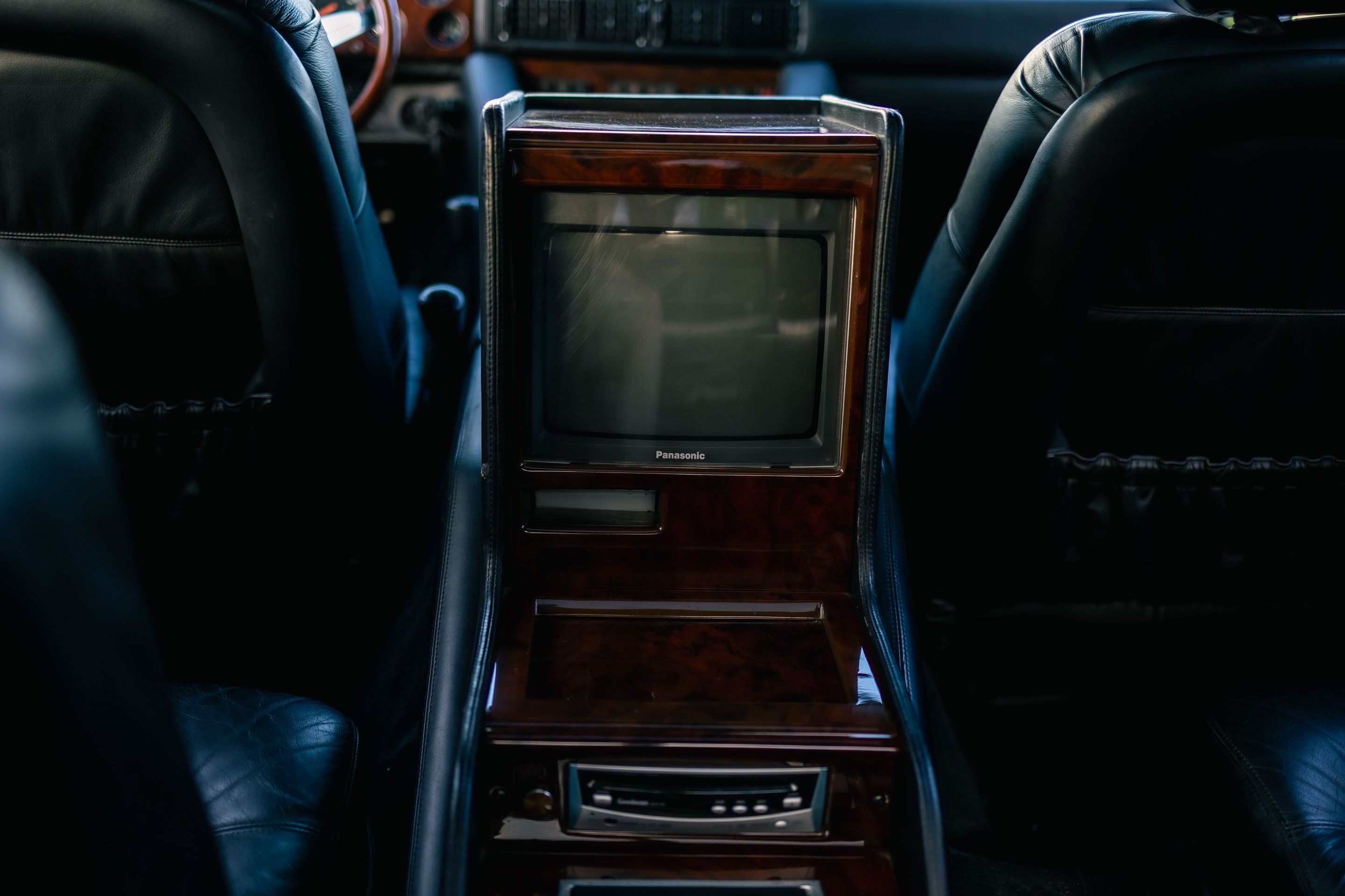 Lamborghini LM002 ve speciální úpravě - Lamborghini LM002 ve speciální úpravě pro brunejského sultána (7/17)