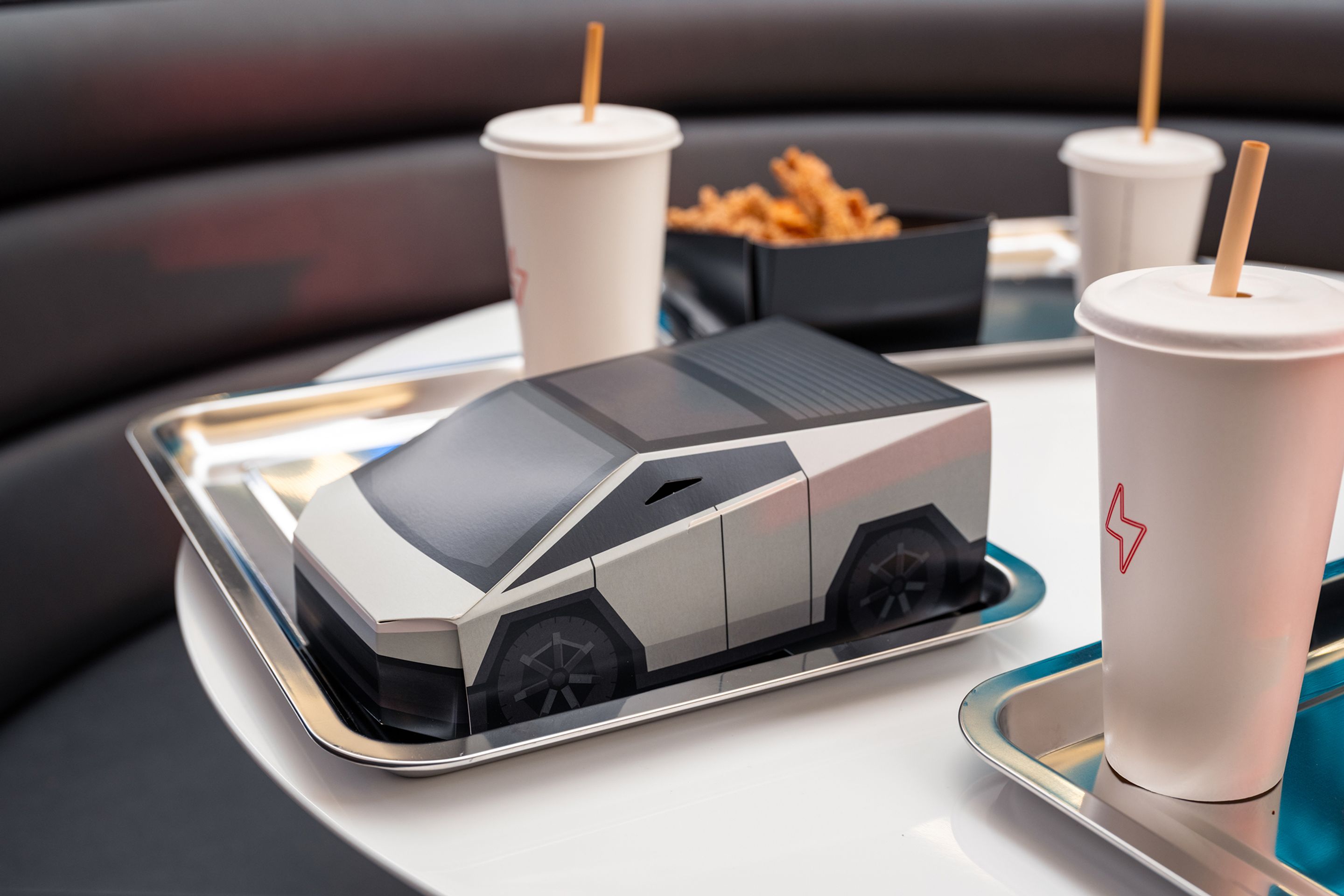 Tesla Diner v Los Angeles - Tesla Diner v Los Angeles (10/14)