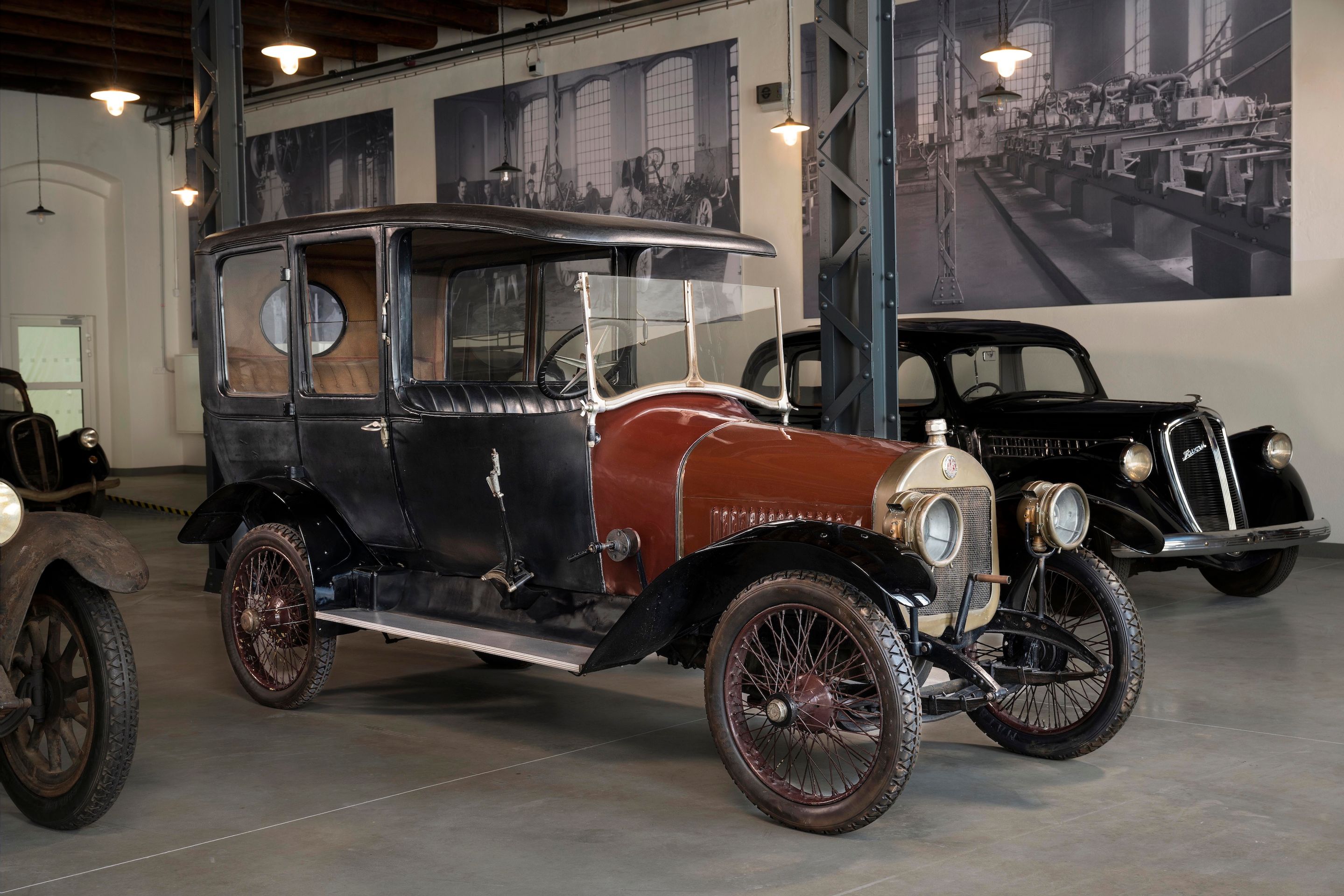 Unikátní historické vozy v nové expozici Škoda Muzea - Škoda Muzeum ukáže unikátní historické vozy před renovací (6/48)