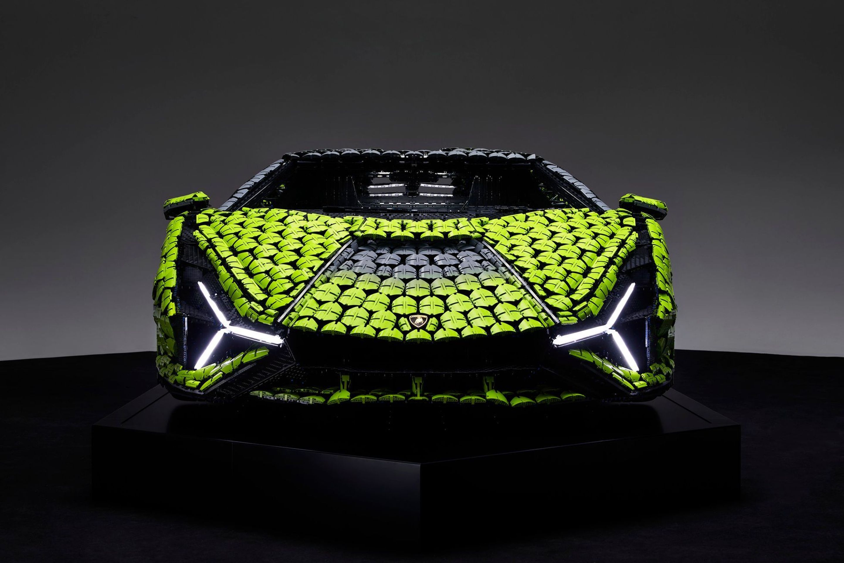 Lamborghini Sián FKP 37 z lega - Lamborghini Sián FKP 37 z lega (1/8)