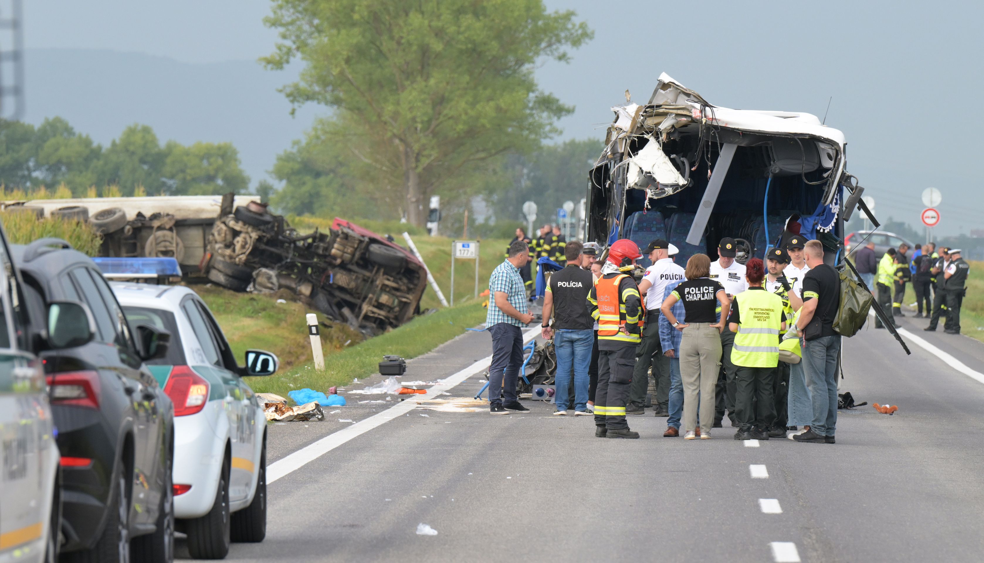 Srážka autobusu na Slovensku - Srážka autobusu a nákladního auta (6/10)