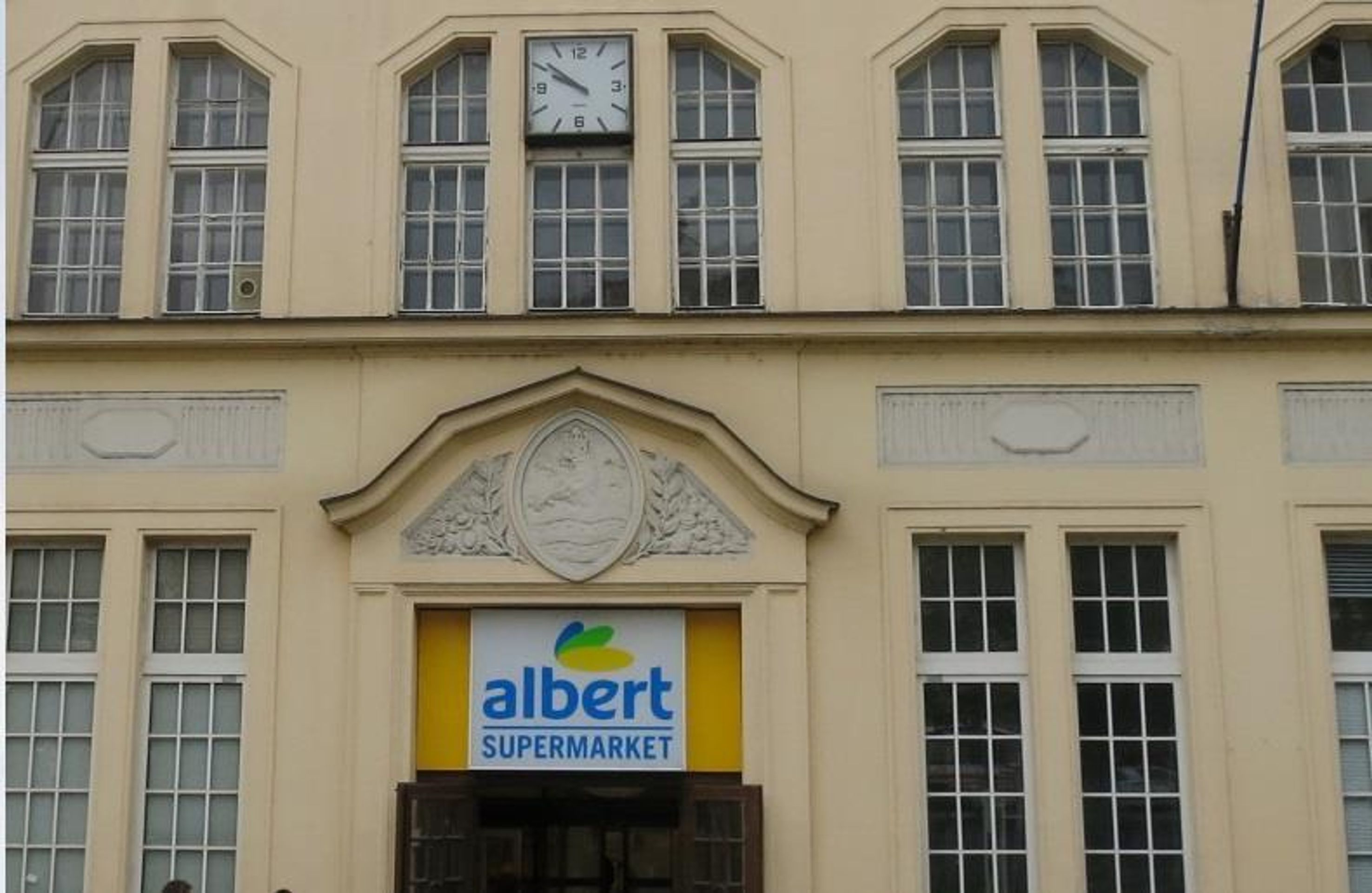 Uzavřený Albert v Karlových Varech - 1 - GALERIE: Uzavřený Albert v Karlových Varech (1/11)