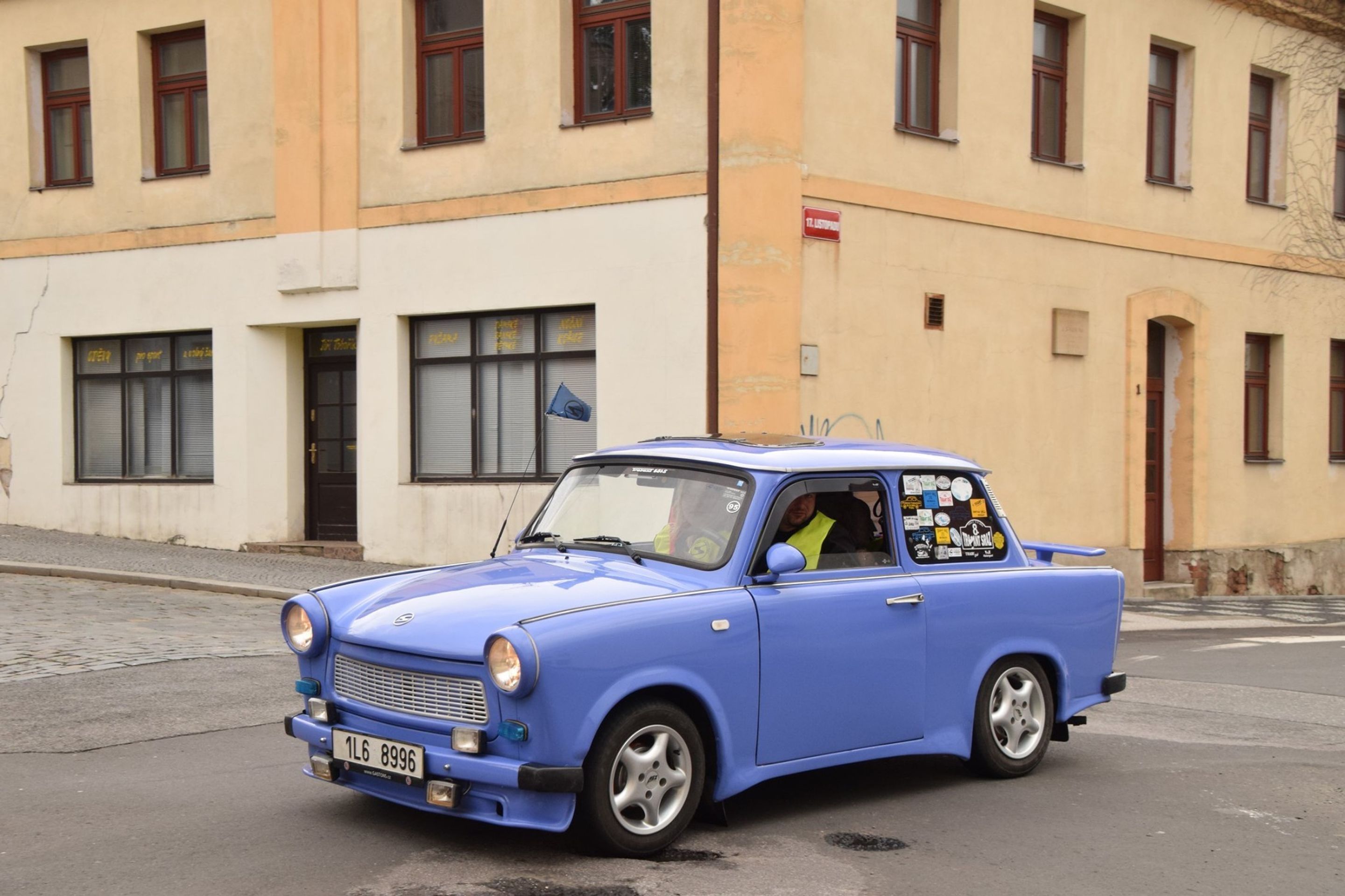 Legendární Trabant ve všemožných úpravách - 35 - Fotogalerie: Prohlédněte si trabanty ve všemožných úpravách (12/18)