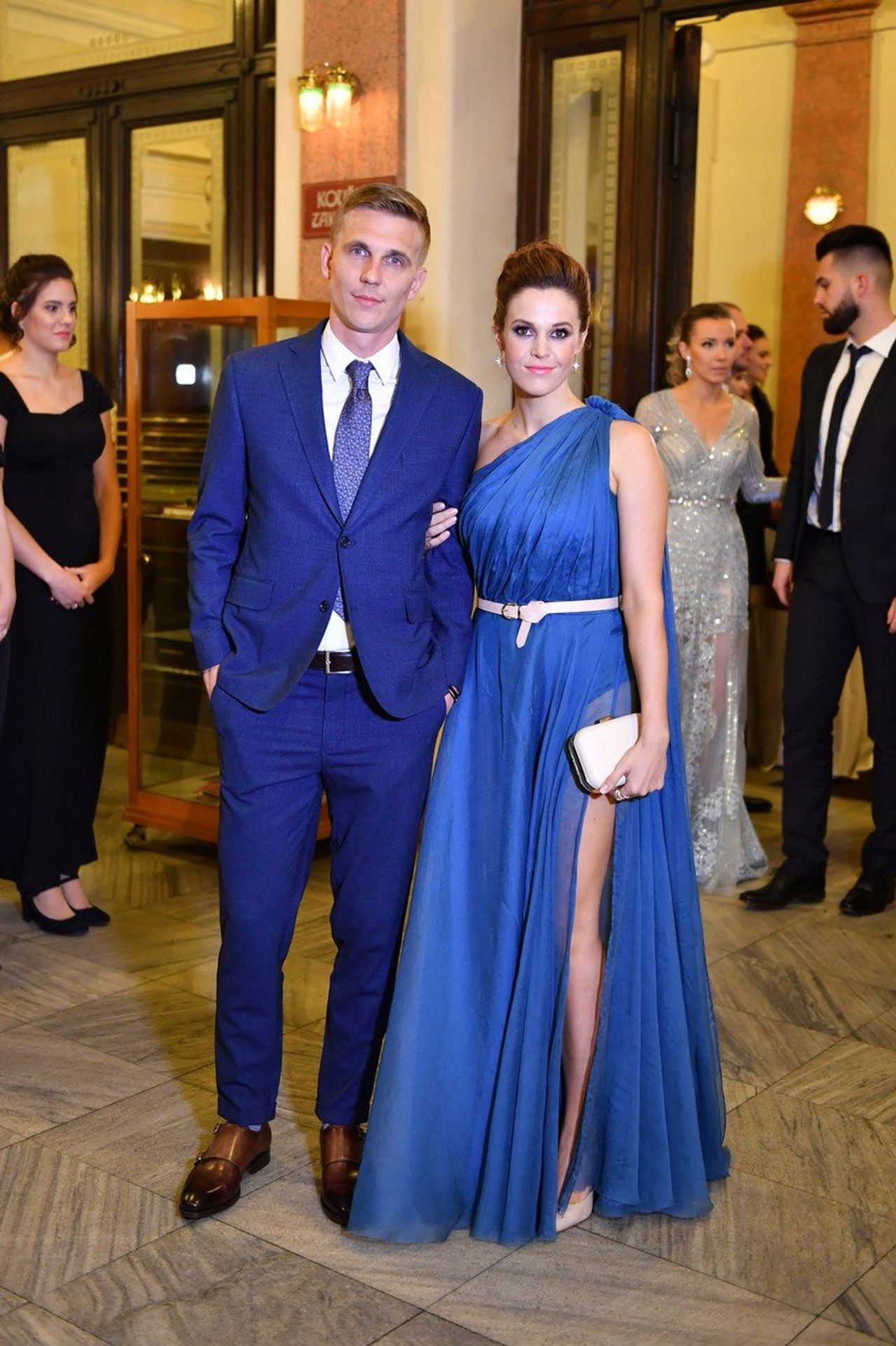 Bořek Dočkal s manželkou Kamilou - GALERIE: Fotbalisté vyvedli své patnerky na galavečer (5/5)