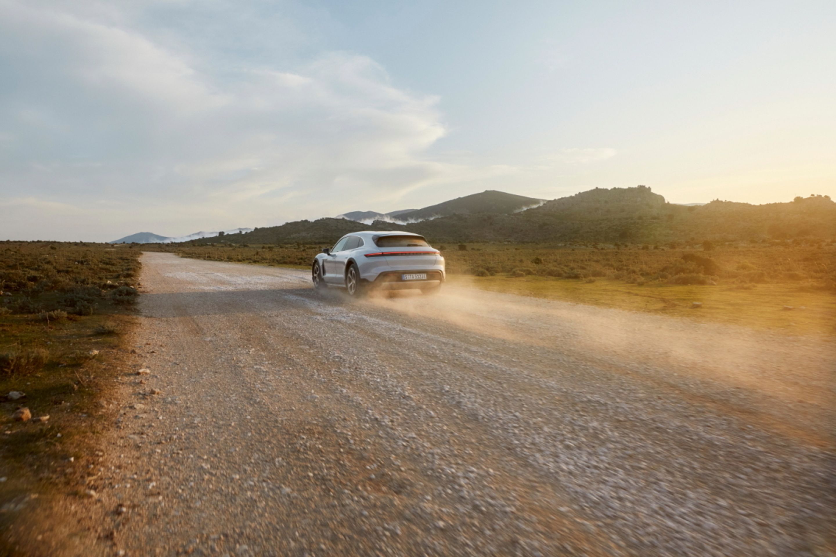 Porsche Taycan Cross Turismo - 22 - Fotogalerie: První elektrický kombík - Porsche Taycan Cross Turismo (15/19)