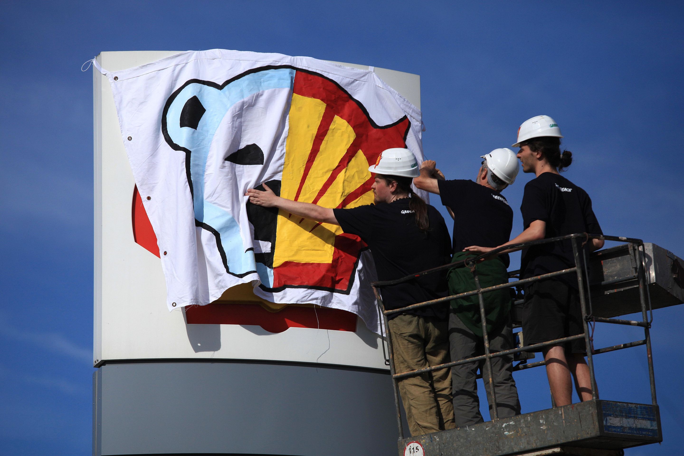 Protest Greenpeace proti těžbě ropy v Arktidě - 1 - Protest Greenpeace proti těžbě ropy v Arktidě (2/6)