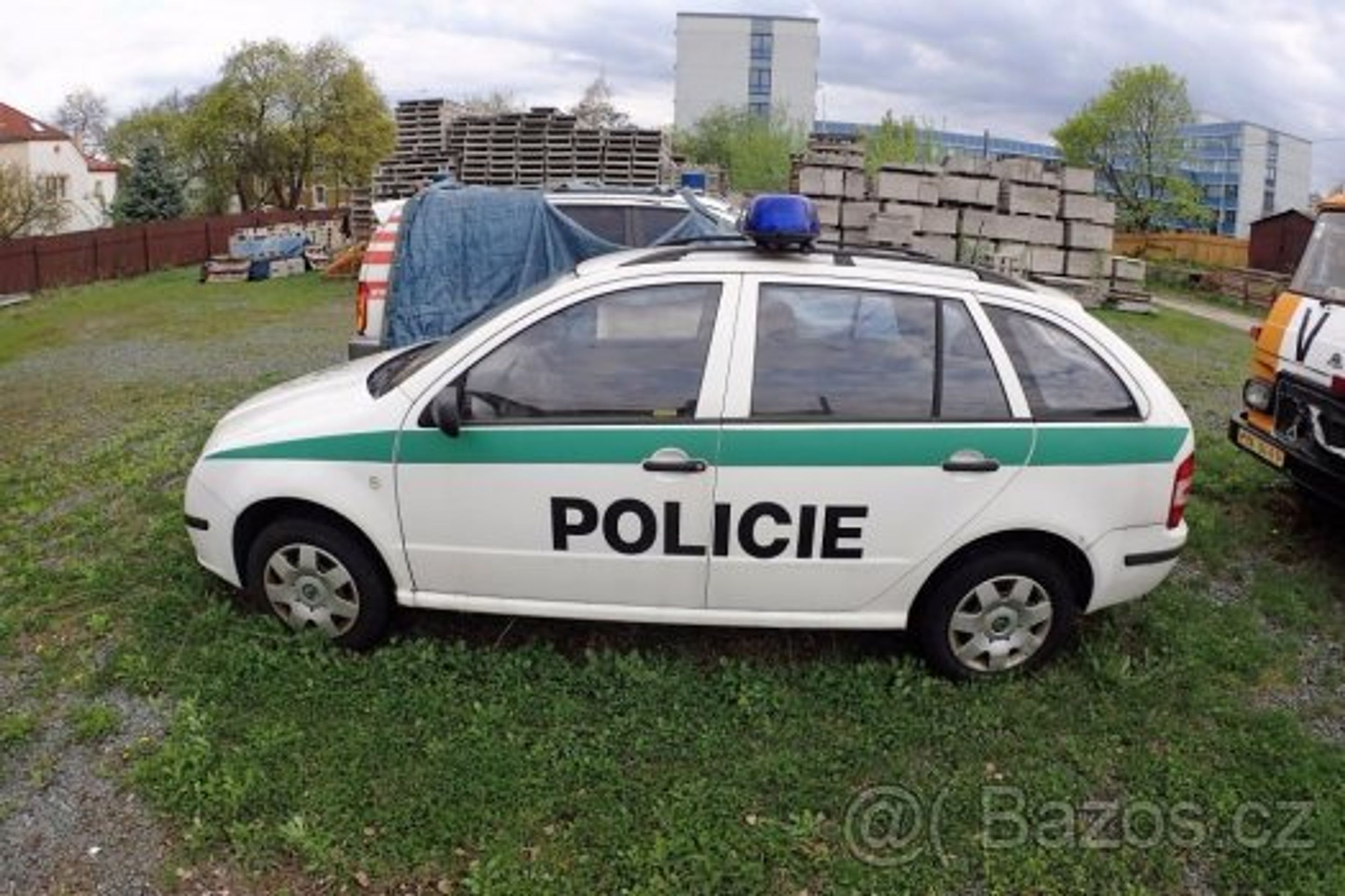 Fabia - 18 - FOTOGALERIE: Policejní Fabia na prodej (3/10)