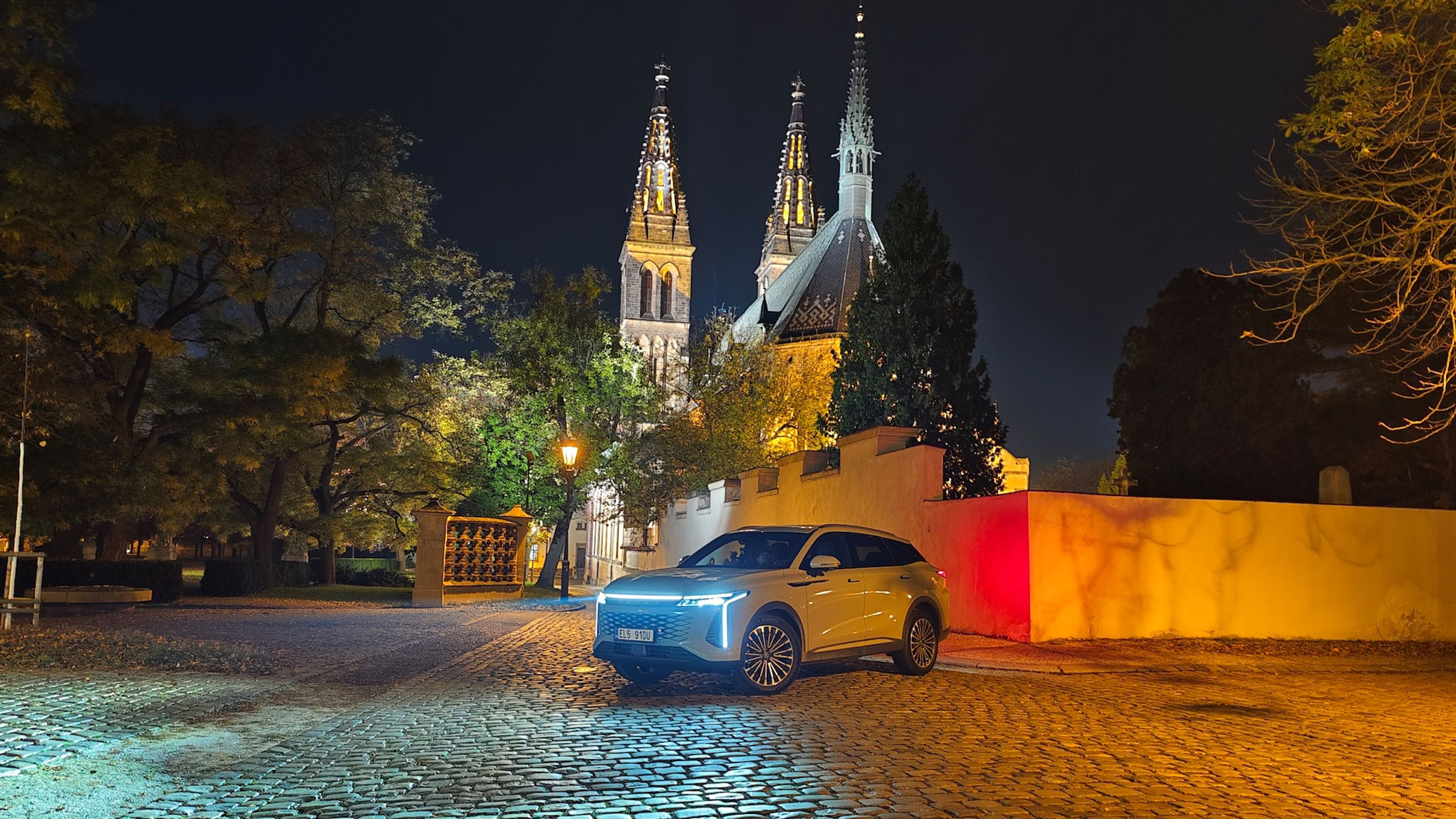 SUV Omoda 9 SHS překonalo český rekord - Čínské SUV Omoda 9 SHS překonalo český rekord (1/8)