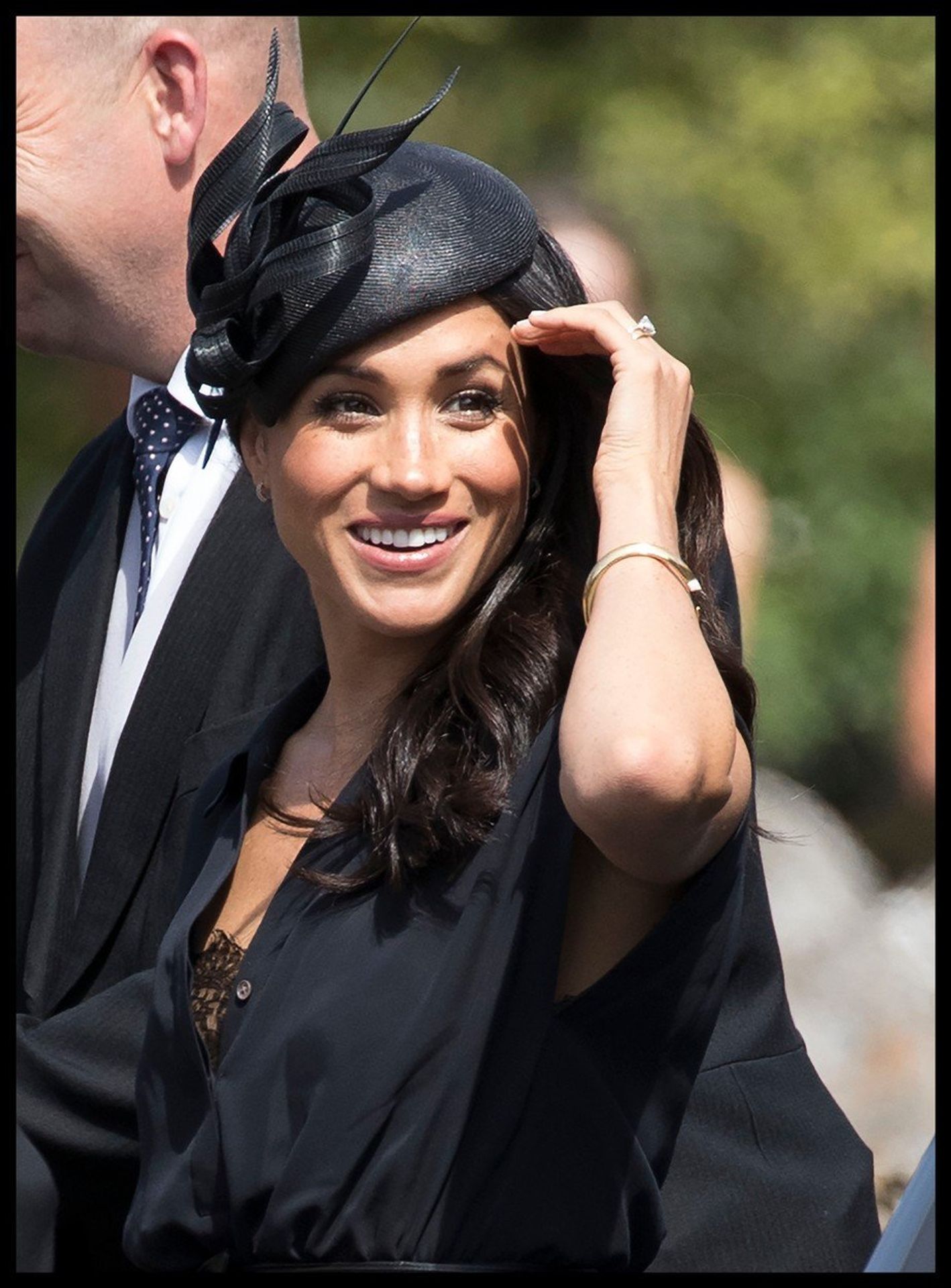 Meghan a Harry na svatbě přátel - 1 - GALERIE: Meghan a Harry na svatbě přátel (3/3)