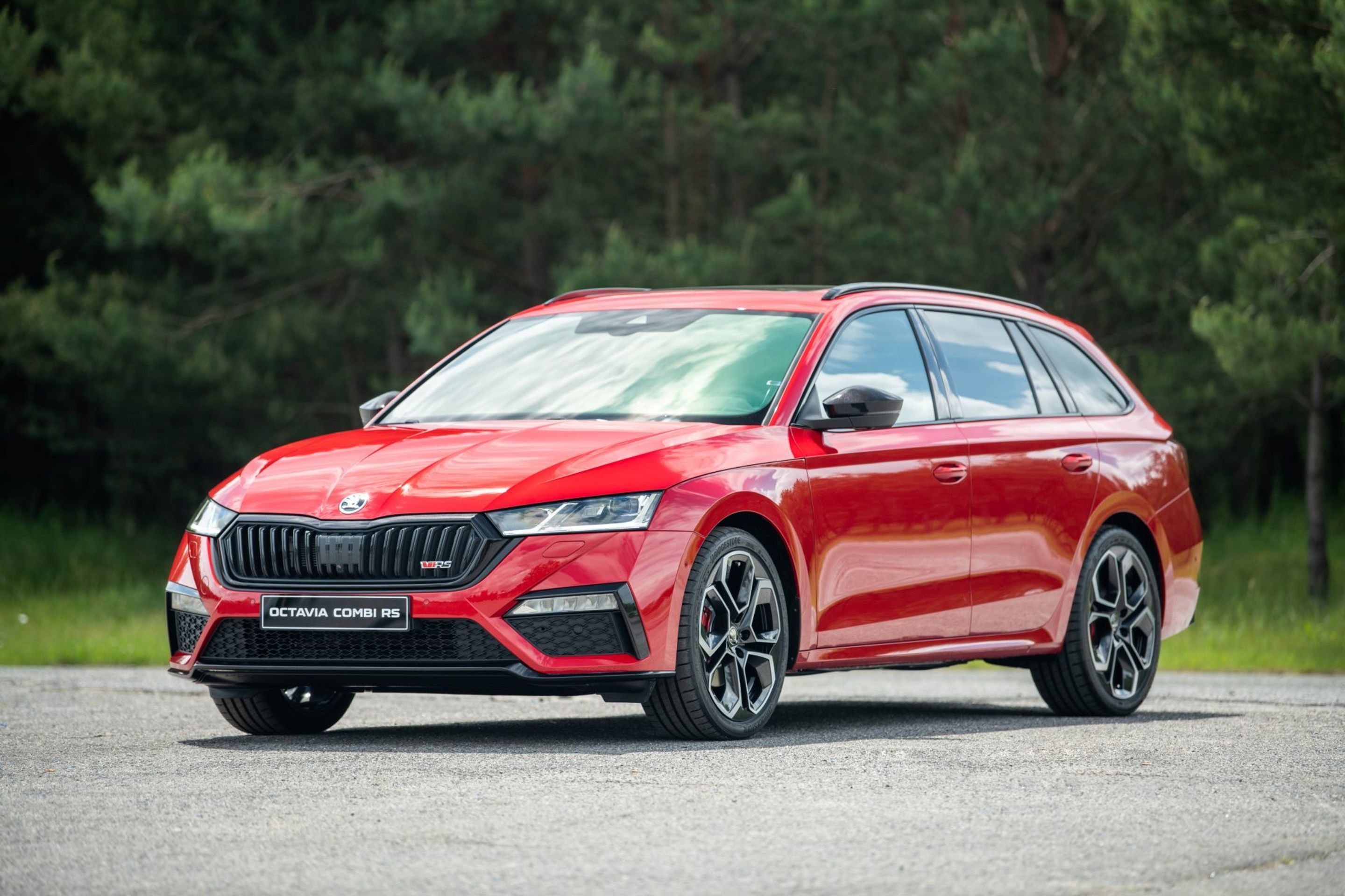 Škoda Octavia RS - 38 - Fotogalerie: Tohle je populární RS, vrcholná sportovní verze nové Octavie (2/24)