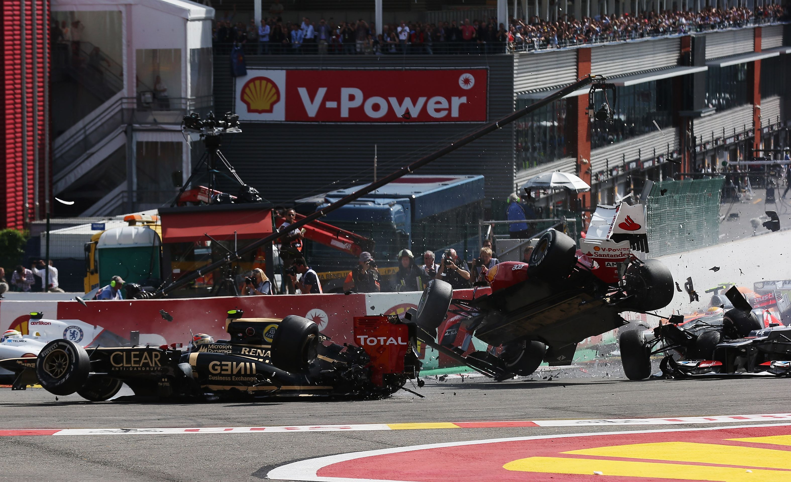 Hromadná nehoda ve Spa - 11 - GALERIE: Hromadná nehoda v F1 ve Spa (8/18)