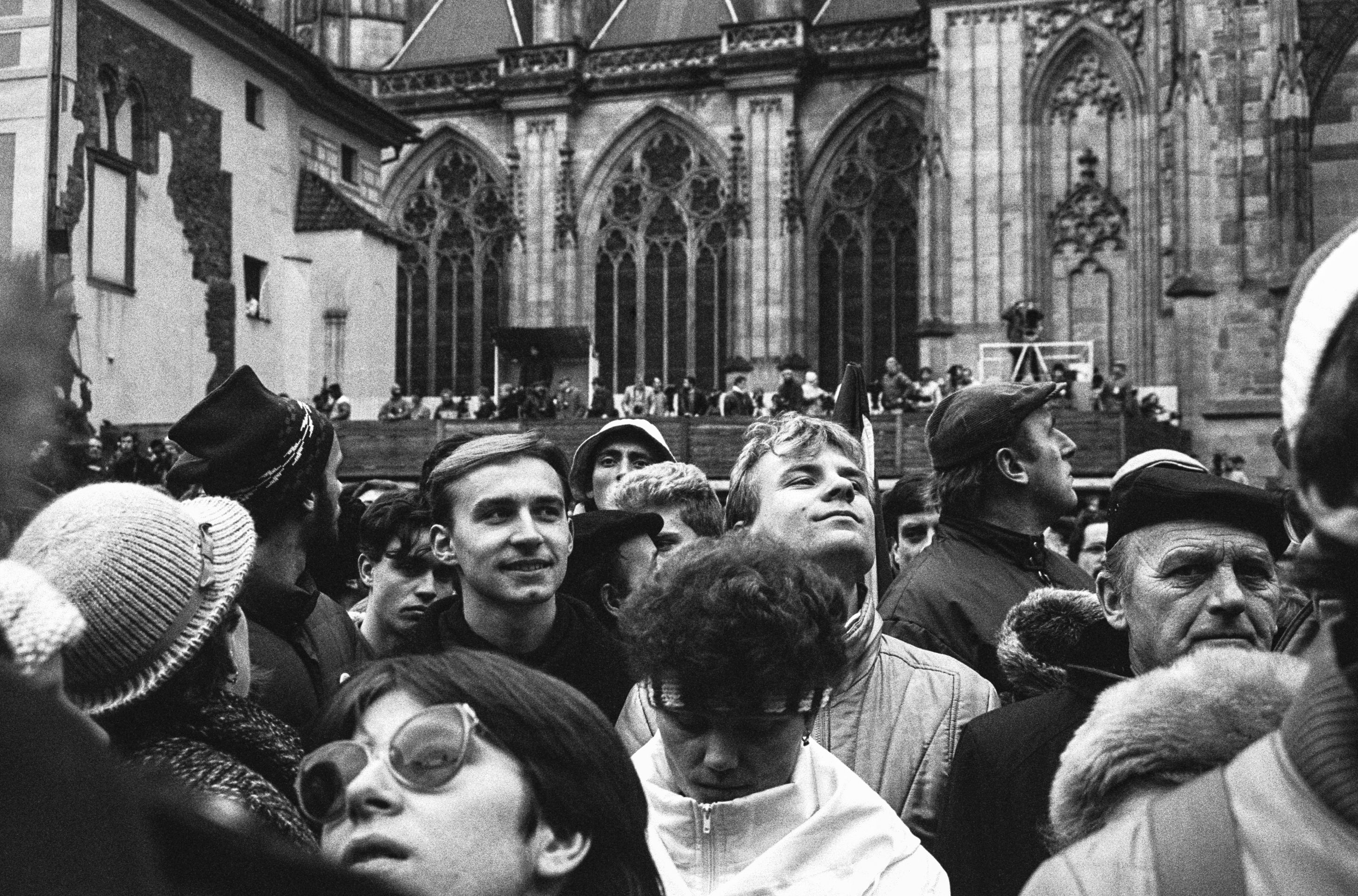 Historické fotografie z revolučního roku 1989 - 12 - GALERIE: Historické fotografie z revolučního roku 1989 (12/20)