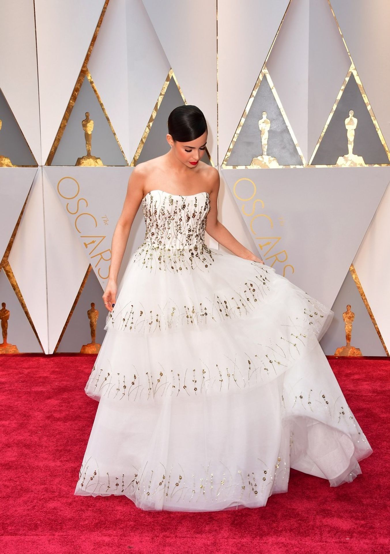 Móda z Oscarů - Sofia Carson - GALERIE: Móda z Oscarů (1/17)