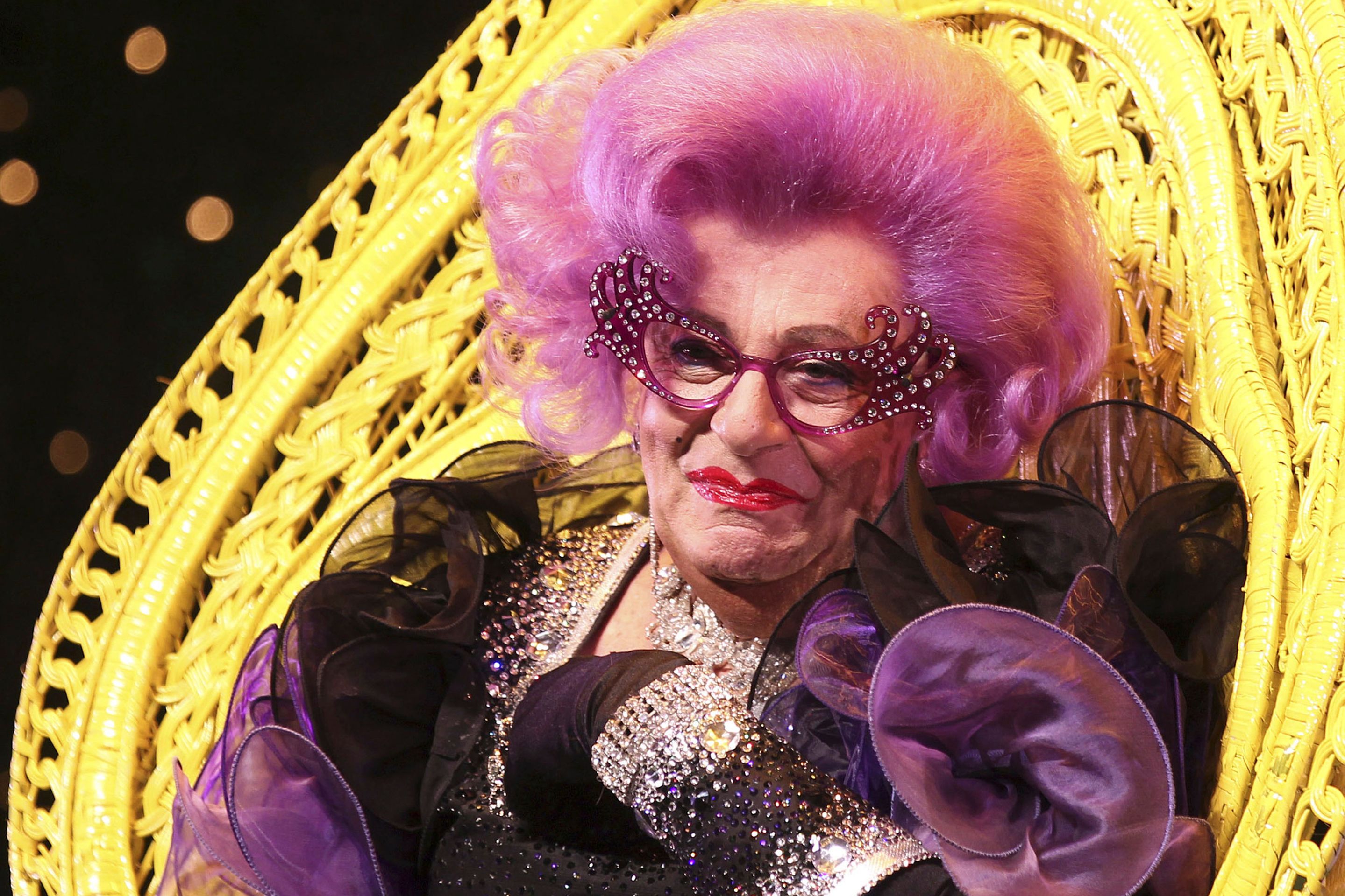 Barry Humphries - Barry Humphries (2/8)