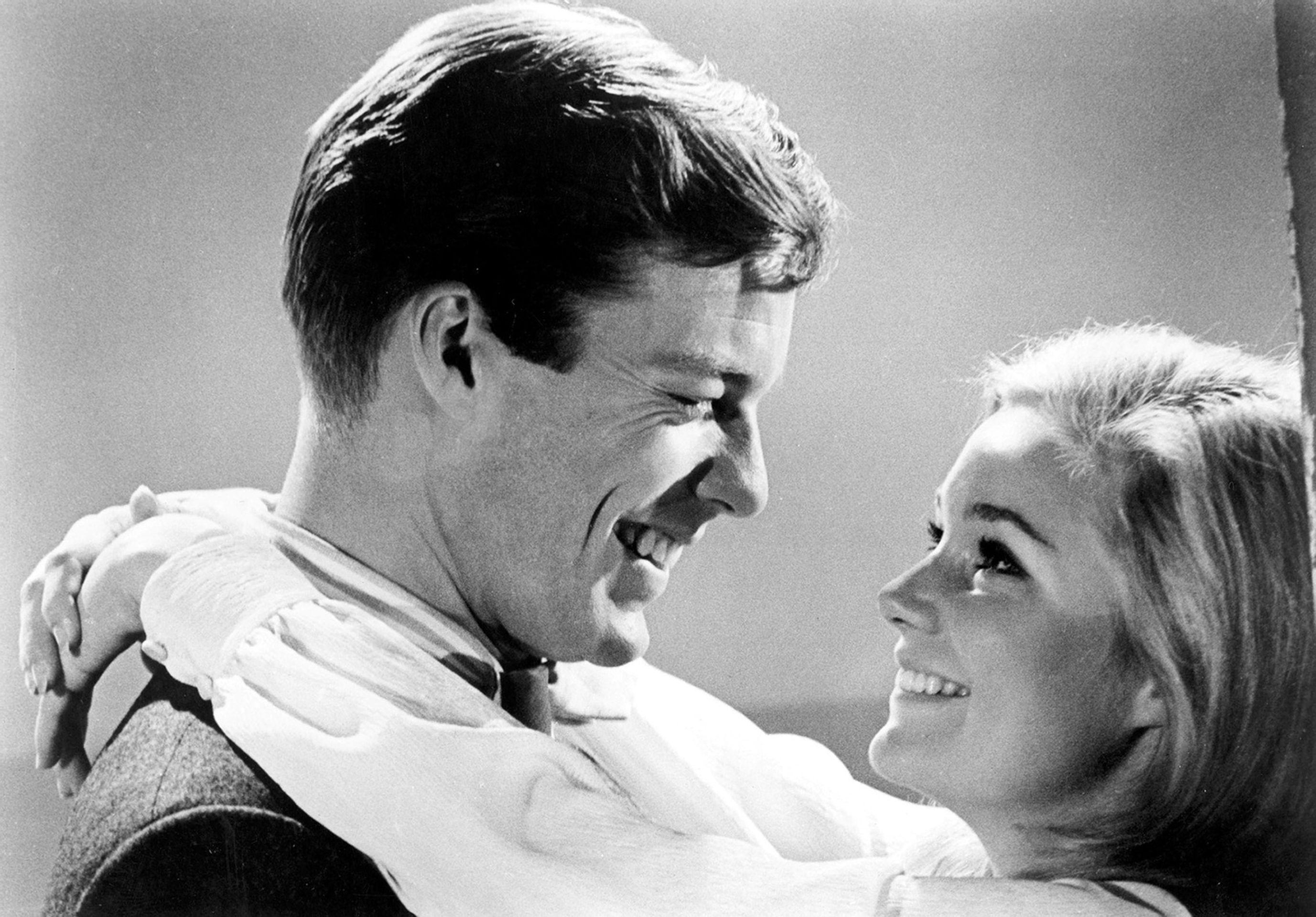 Richard Chamberlain a Yvette Mimieuxová ve filmu Joy in the Morning, 1965 - Richard Chamberlain (4/5)