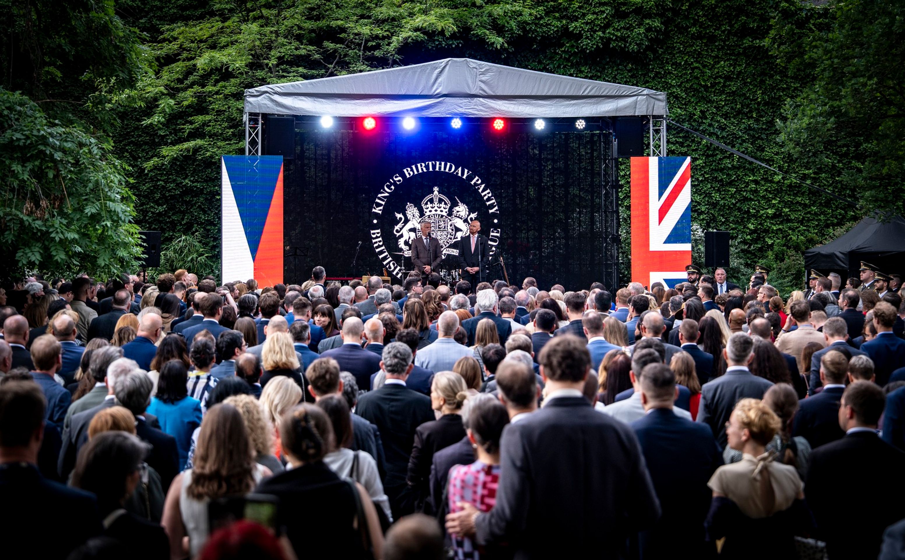 Oslava Krále Karla III. na britském velvyslanectví - Oslava Krále Karla III. na britském velvyslanectví (13/15)