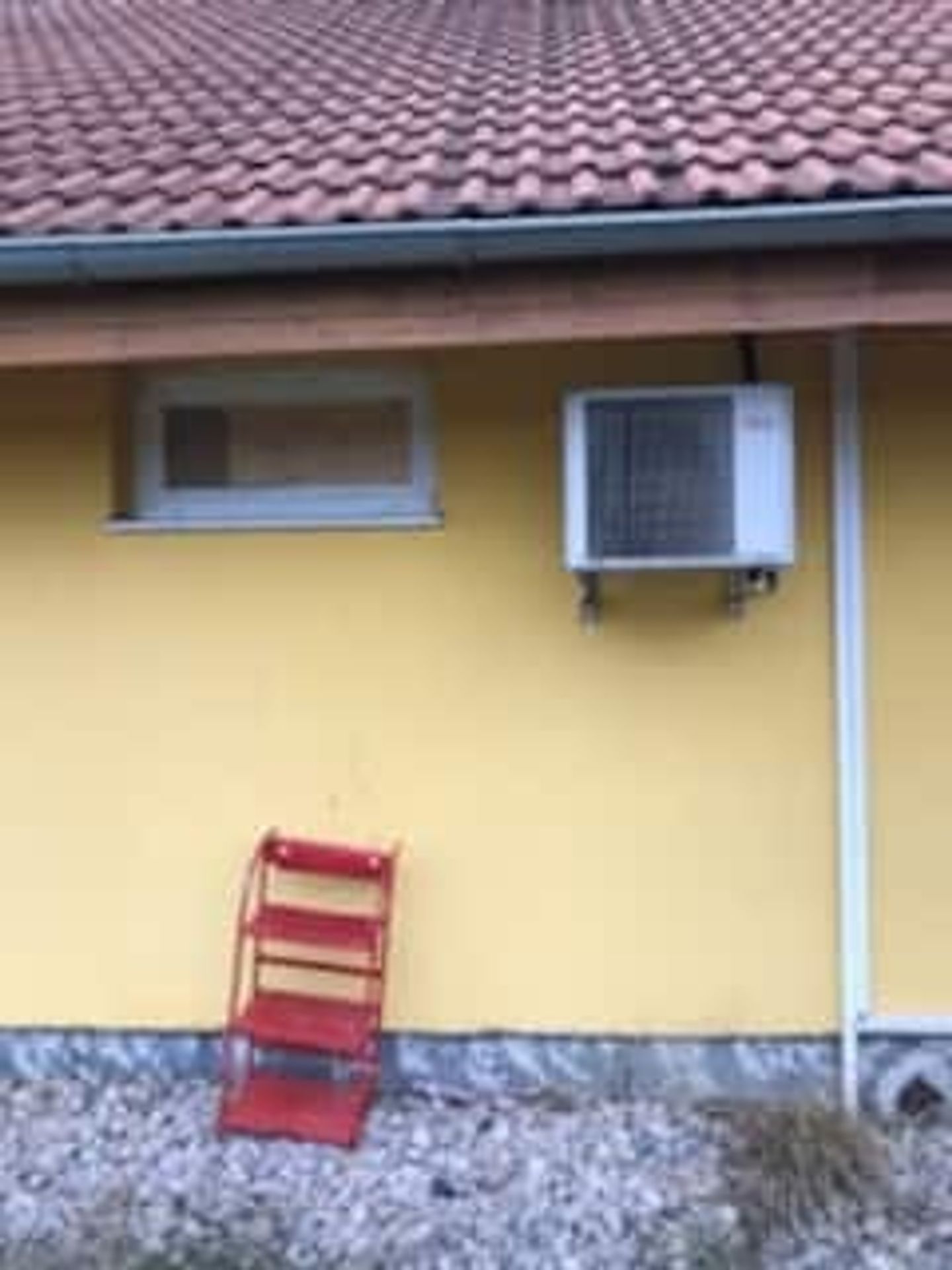 Vykradená benzínka v Bobnici - 3 - GALERIE: Vykradená benzínka v Bobnici (3/5)