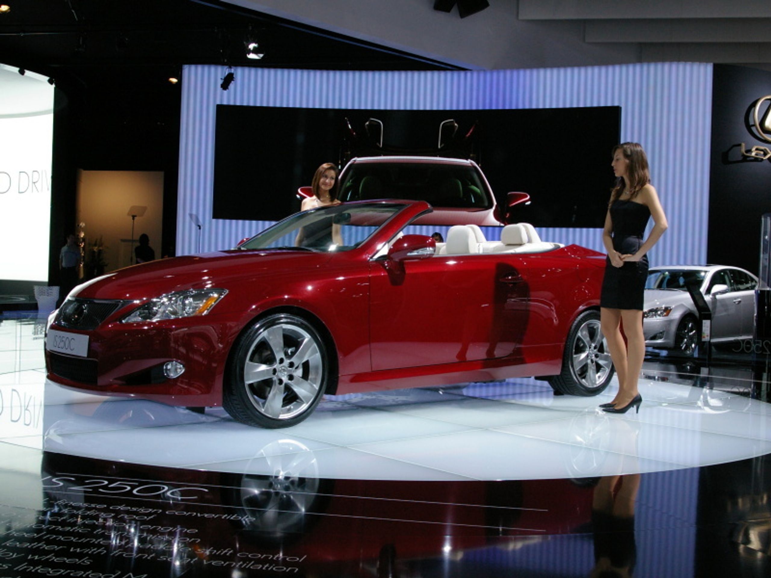 Lexus IS250C - GALERIE Novinky auta červen (3/6)