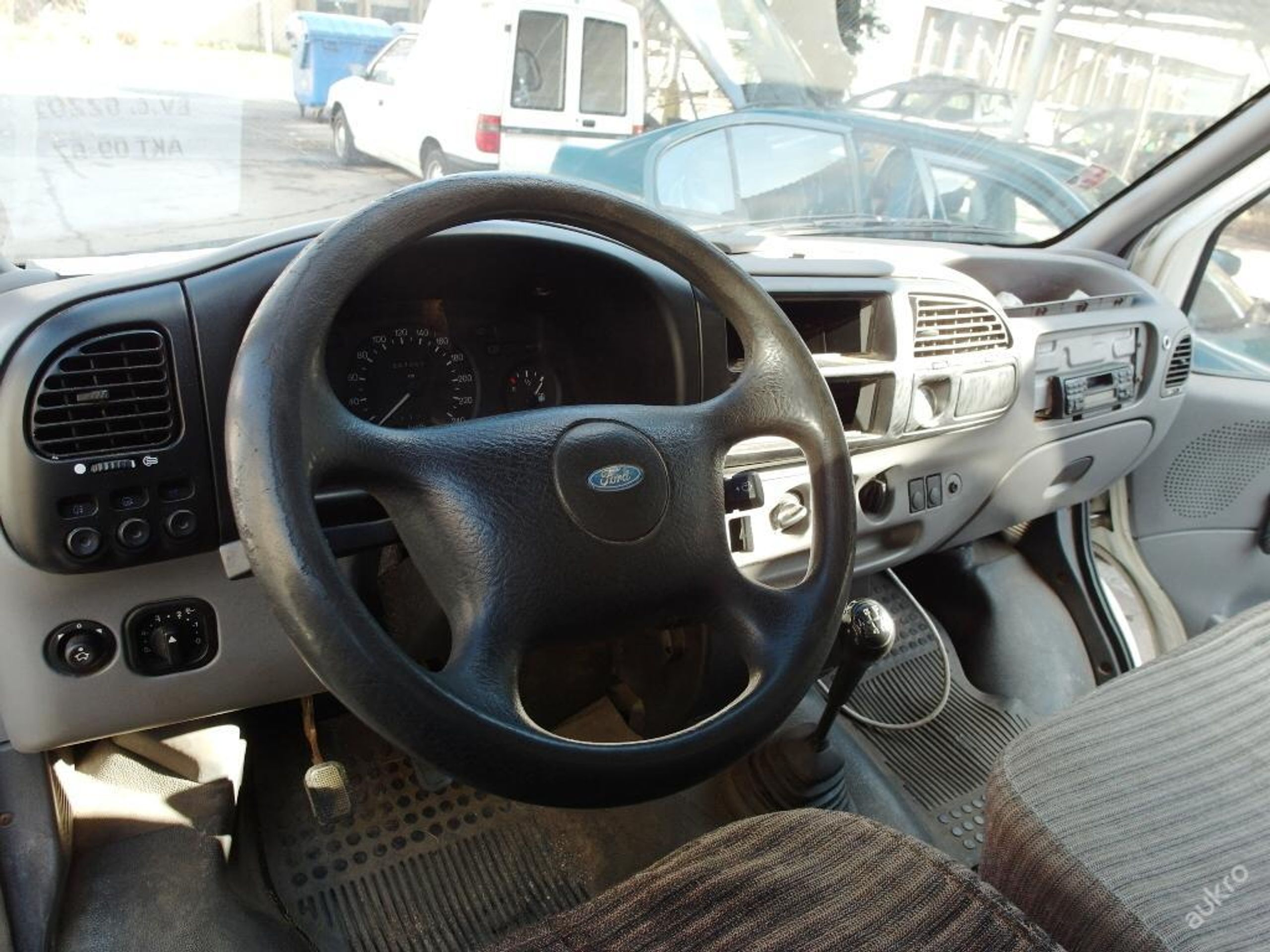 FORD TRANSIT 2,0/84 kW B sanitní - 5 - GALERIE: FORD TRANSIT 2,0/84 kW B sanitní (4/5)