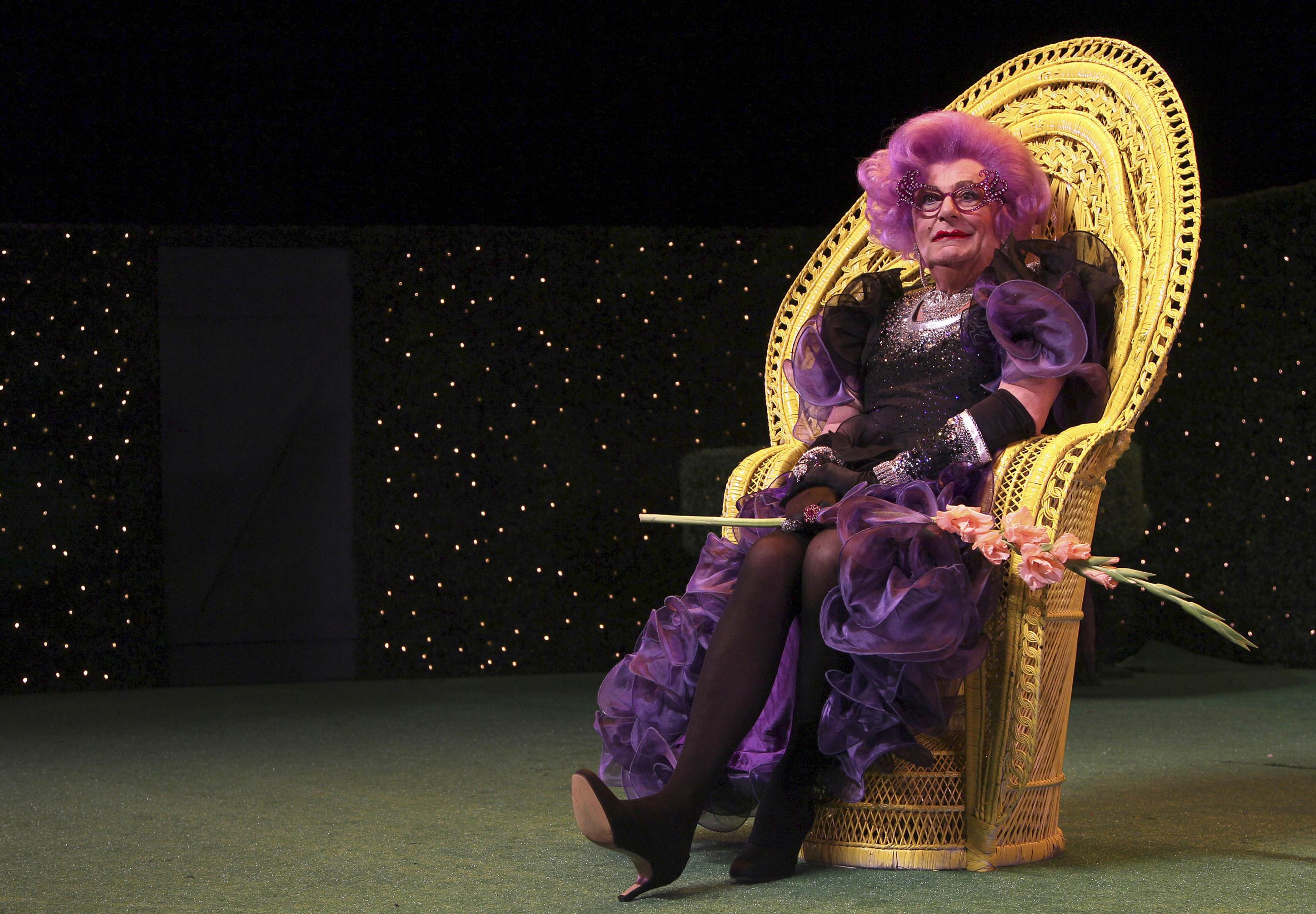 Barry Humphries - Barry Humphries (4/8)
